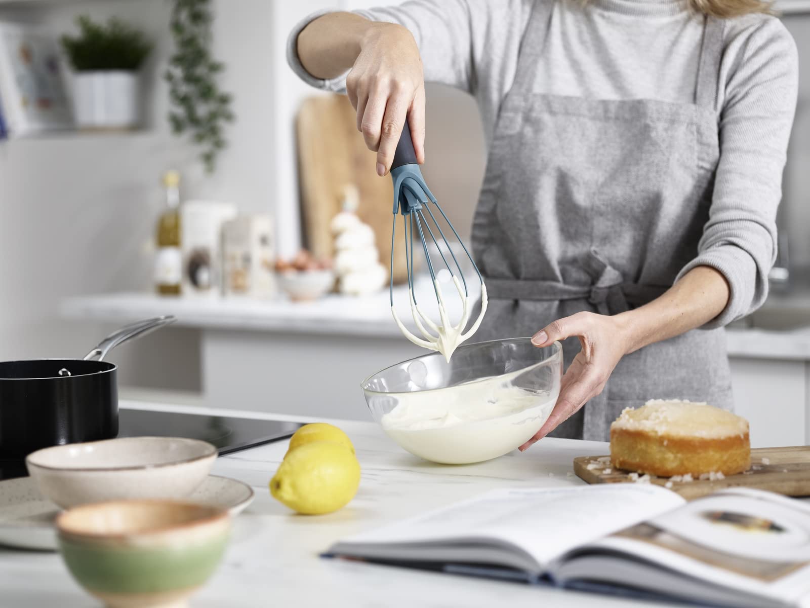 Joseph Joseph 981000 Twist Whisk 2-In-1 Collapsible Balloon And Flat Whisk Silicone Coated Steel Wire, Sky