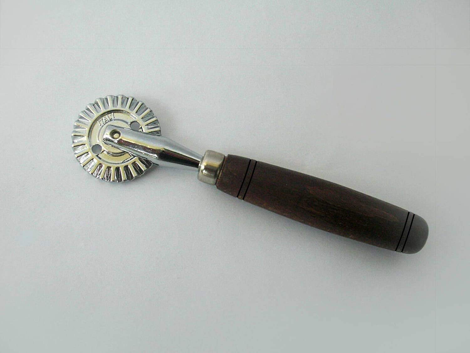 Tredoni 1.6'' Pastry Wheel - Dough Stamp Cutter/Crimper, Pasta/Ravioli/Pie Maker, 4Cm Stainless Steel Wheel Wooden Handle