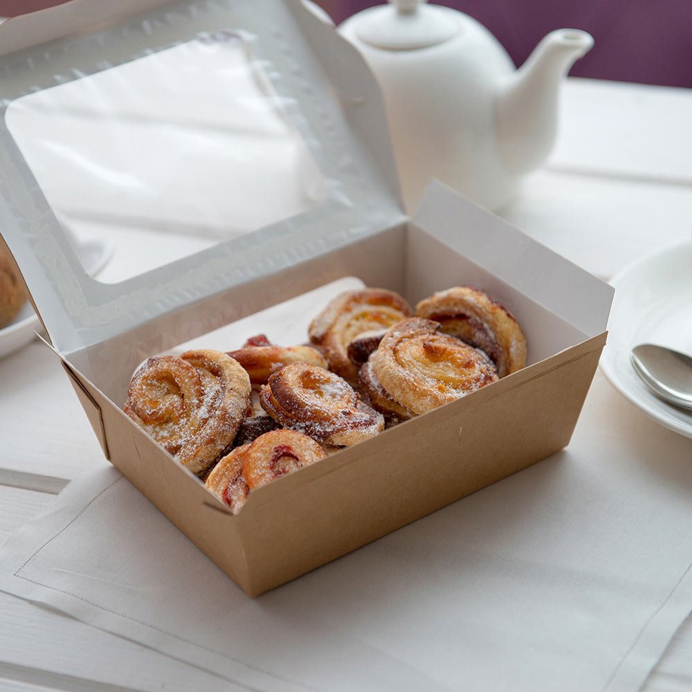 Restaurantware Cafe Vision 28 Ounce Food Boxes 200 Greaseproof Baked Goods Gift Boxes - Built-In Clamshell Lid 2 Windows Kraft P