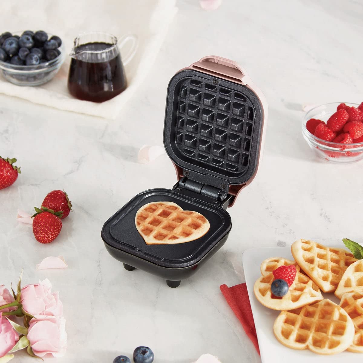 Dash Rise Heart Mini Waffle Maker (Rise