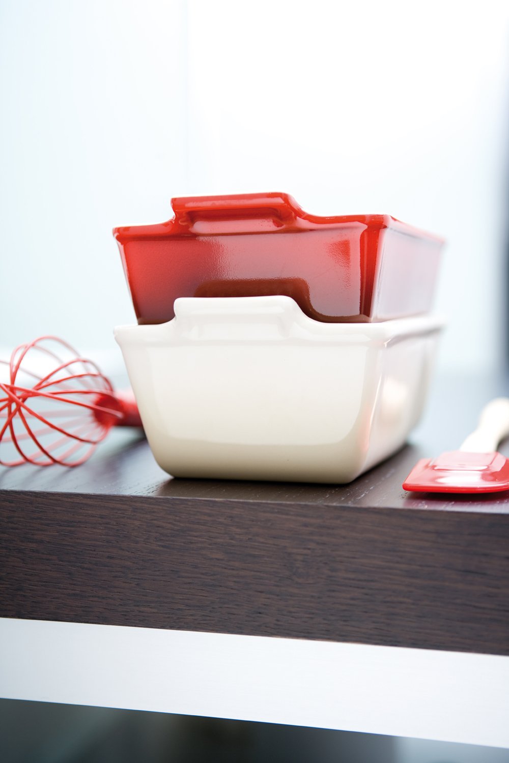 Le Creuset Stoneware Heritage Loaf Pan, 9'' X 5'' X 3'' (1.5 Qt.), Cerise