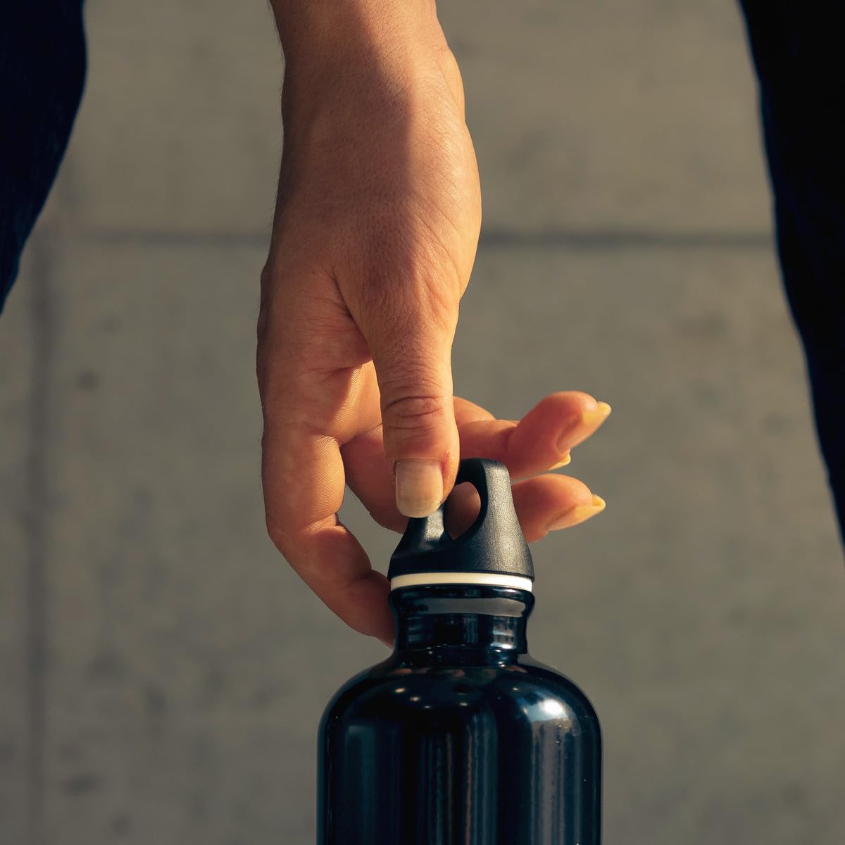 SIGG Screw Top Black Screw Cap (One Size)  Spare Cap for SIGG Water Bottle with Narrow Opening or WMB Adapter  Leak-Proof Water Bottle Lid Small