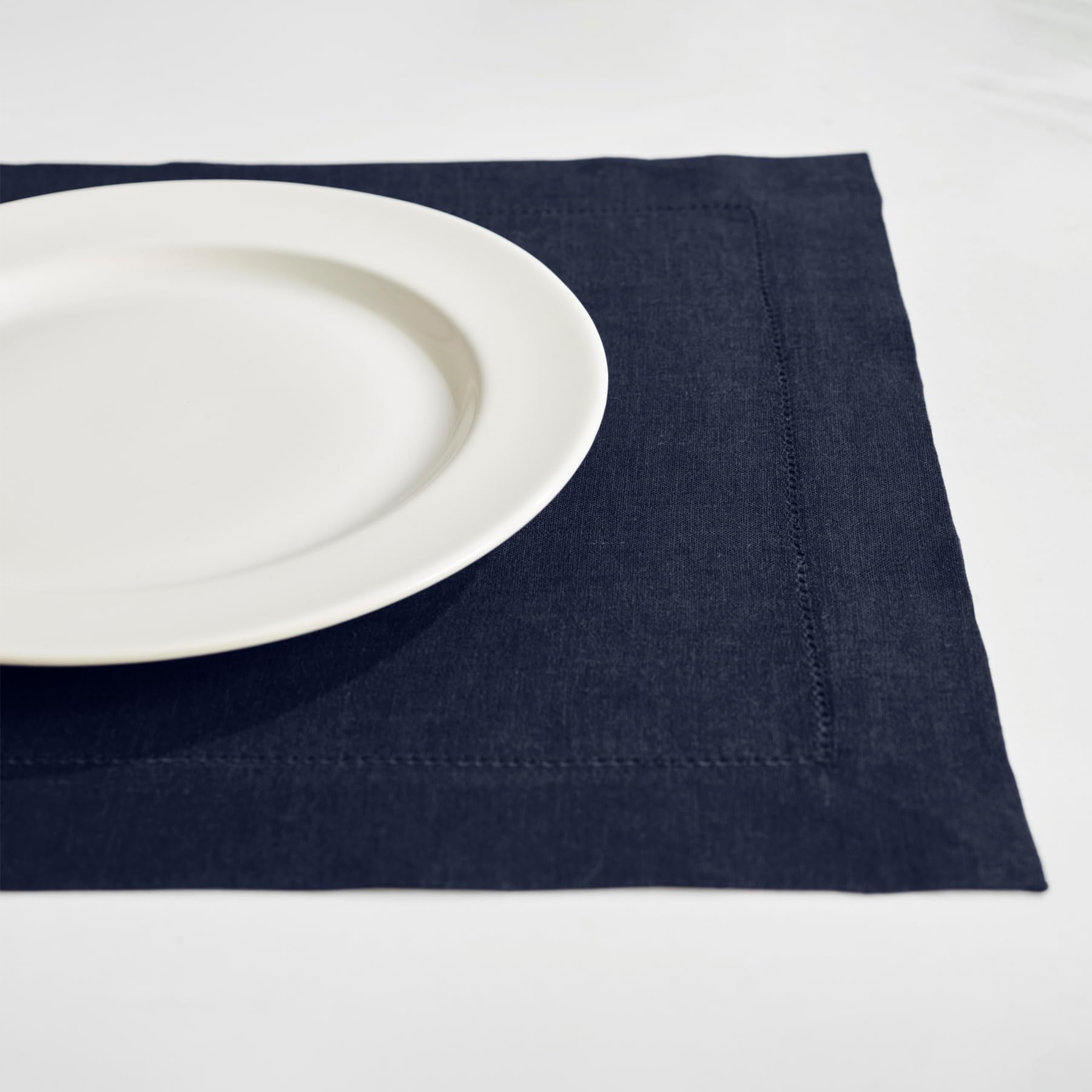 Solino Home Linen Placemats 19'' L X 14'' W Inch - 100% Pure Linen Prewashed Indigo Navy Cloth Placemats Set Of 4 - Sonoma Hemst