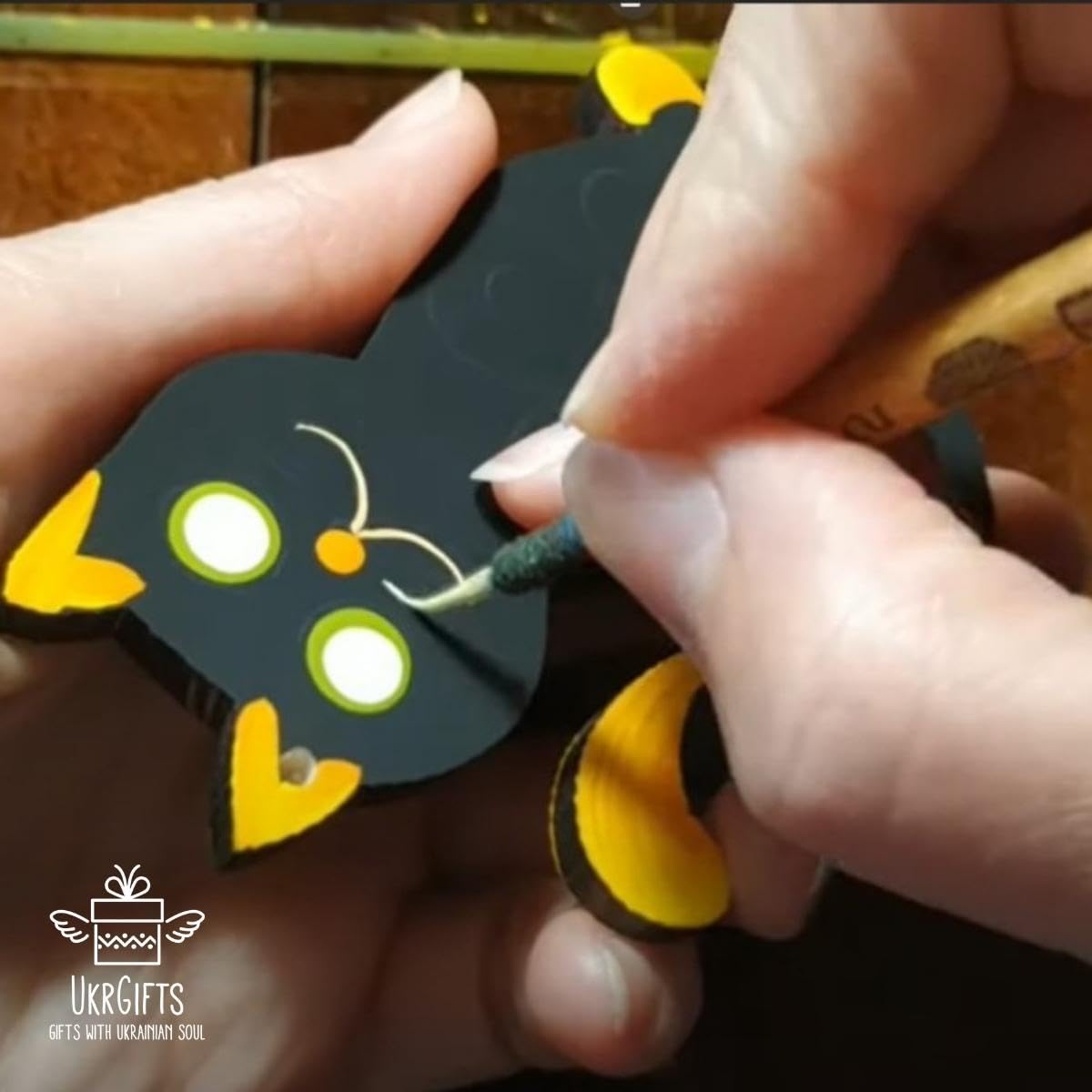 Cat Christmas Ornament 3,3 ? 2,8 ? 0,2 Inch | 7 ? 8,5 ? 0,5 cm Tree Christmas Decorations Traditionally handcrafted in Ukraine