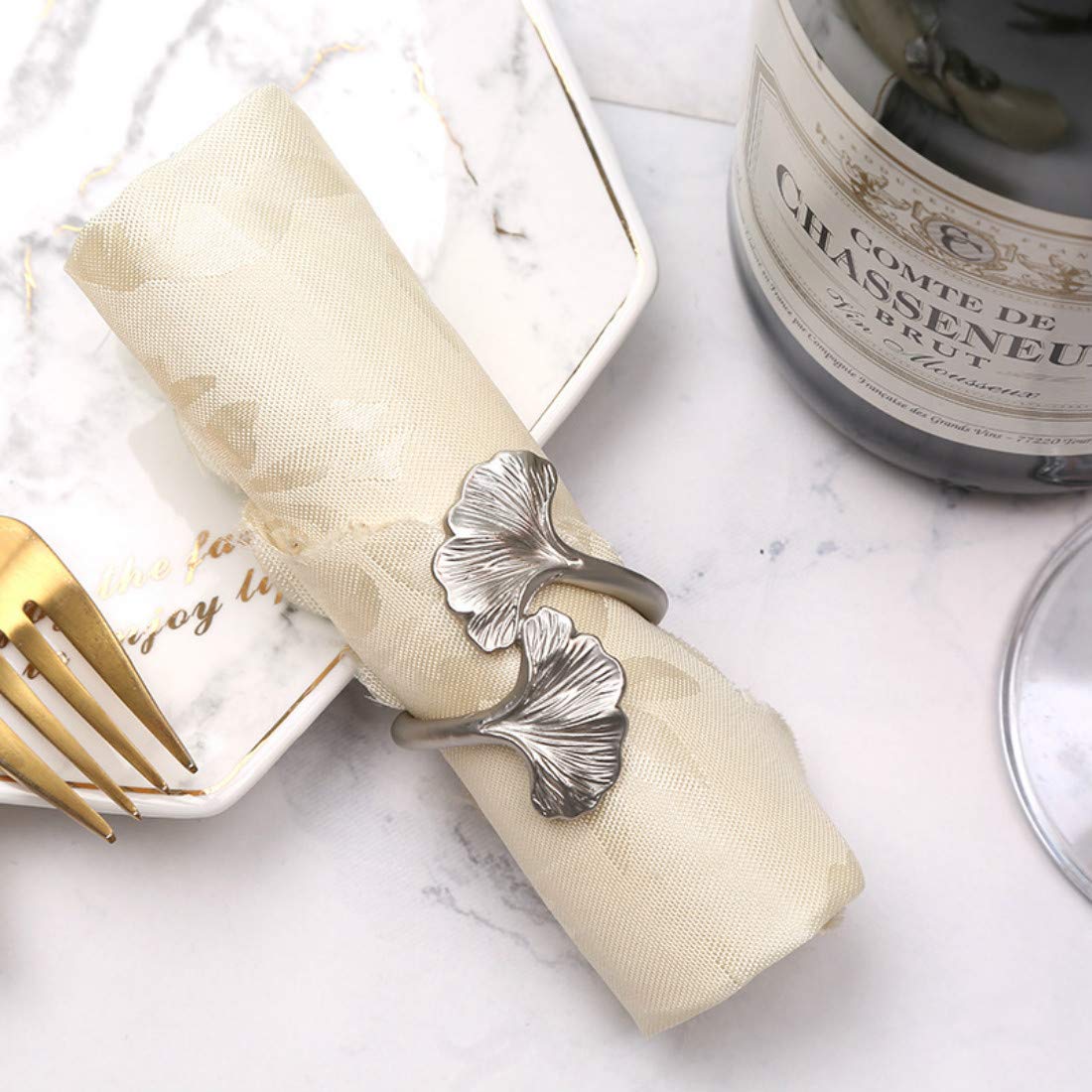 Joyindecor Gingko Leaf Napkin Rings - Set of 6 Metal Fall Leaves Napkin Holders for Wedding Party and Daily Use, a Beautiful com