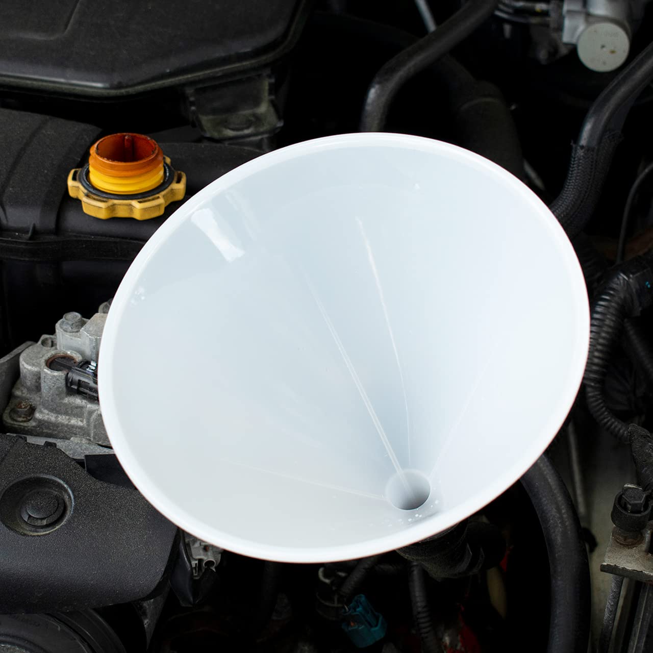 Hutzler Plastic Funnel, 64 Oz, Natural