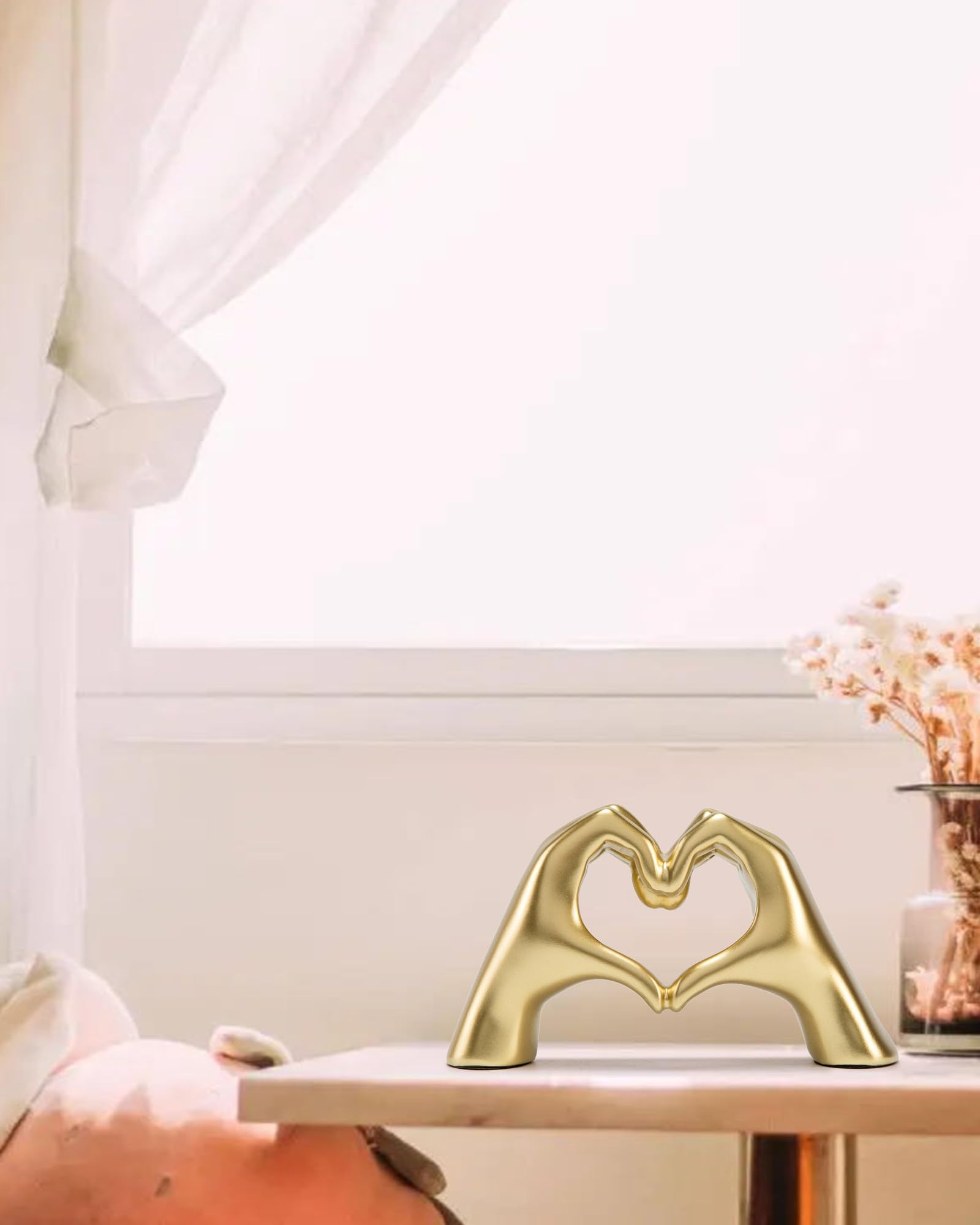 FANTESTICRYAN Medium Heart Hands Statues Hand Love Sculpture Cute Decorative Home Decor Ornaments for Living Room, Wedding, Offi