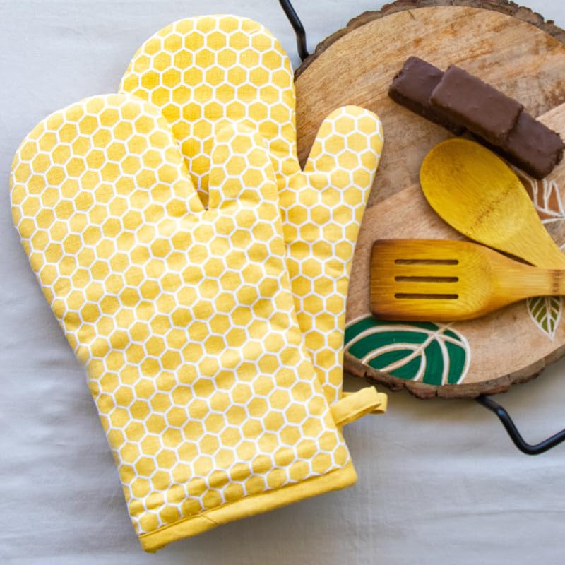 Oak & Lily 100% Cotton Microwave Oven Gloves (Set Of 2)| Heat Proof, Quilted & Washable Oven Mittens |15X30 Cm| European Quality