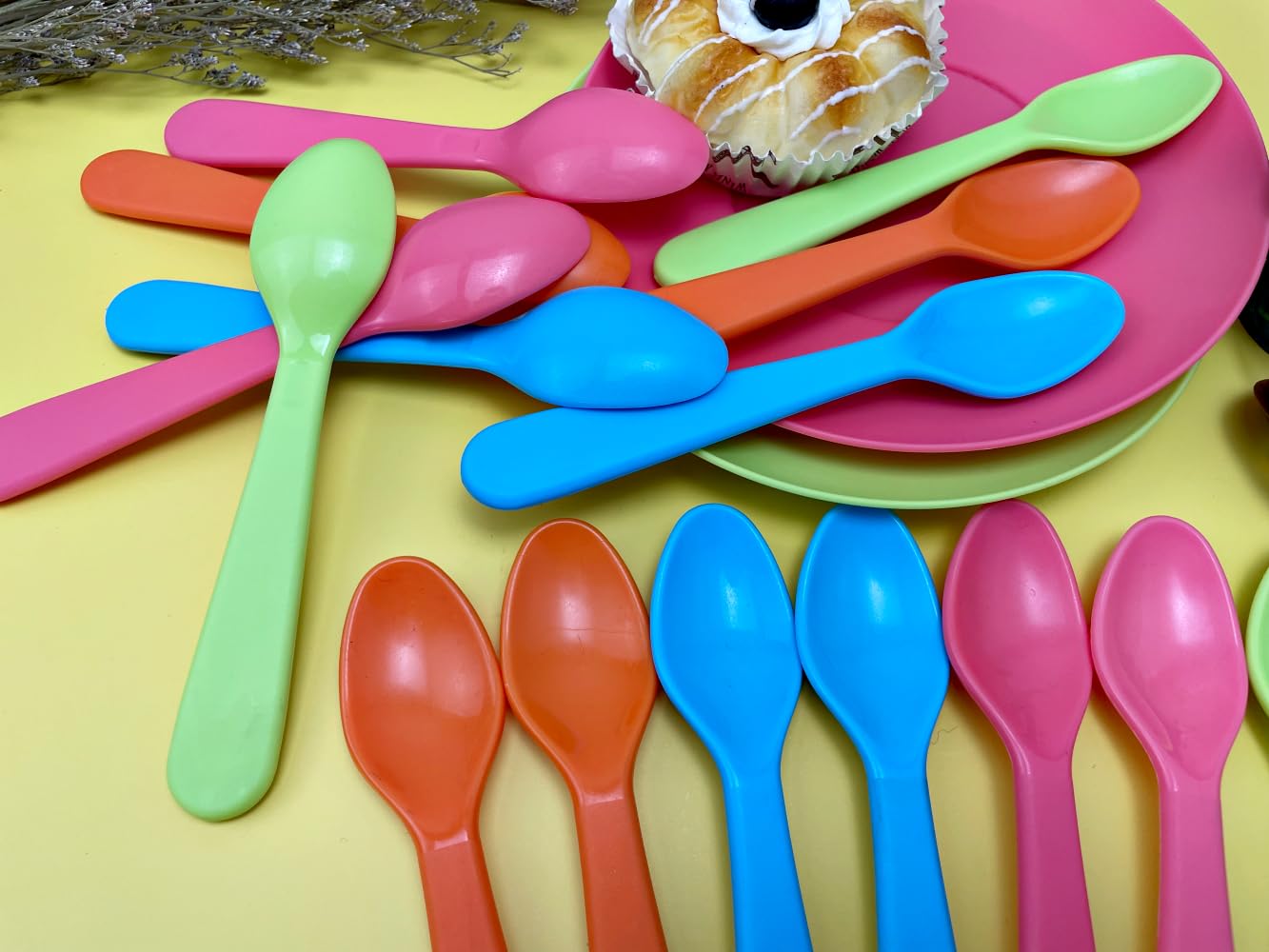 Jawbush 16 Pcs Kids Plastic Spoons, Reusable Toddler Utensils Kids Silverware Set with Bright Colors, Ideal for Travel School Lu