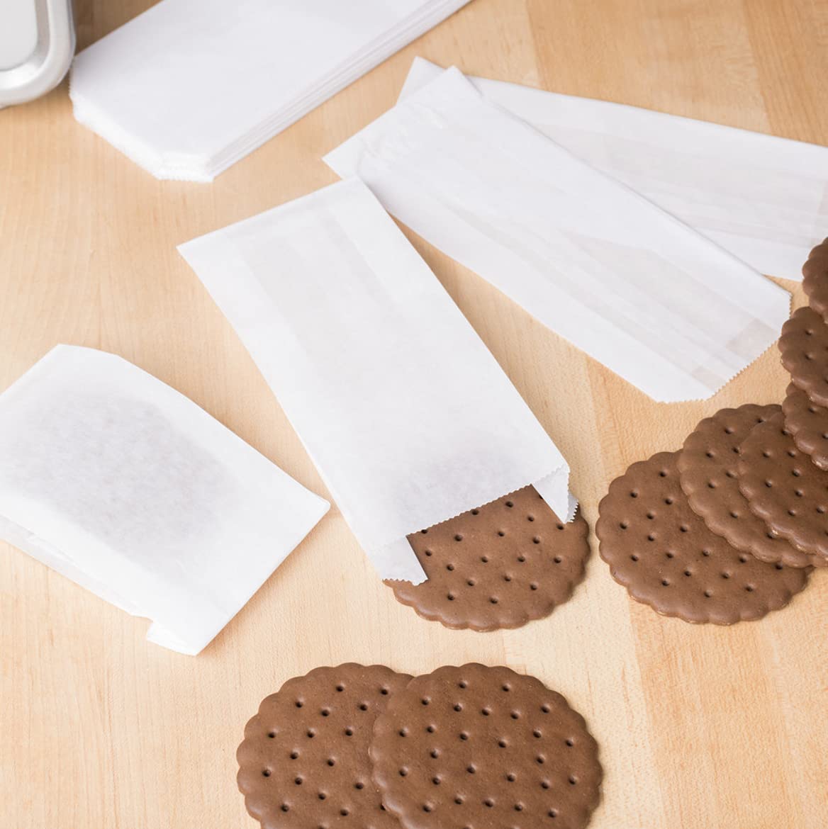 Small Glassine Treat Bags (200 ct) for Egg Rolls  Spring Rolls  Fortune Cookies  Cookies  Brownie Bites  and more. Grease-resistant and small take-out or to-go snacks and treats.