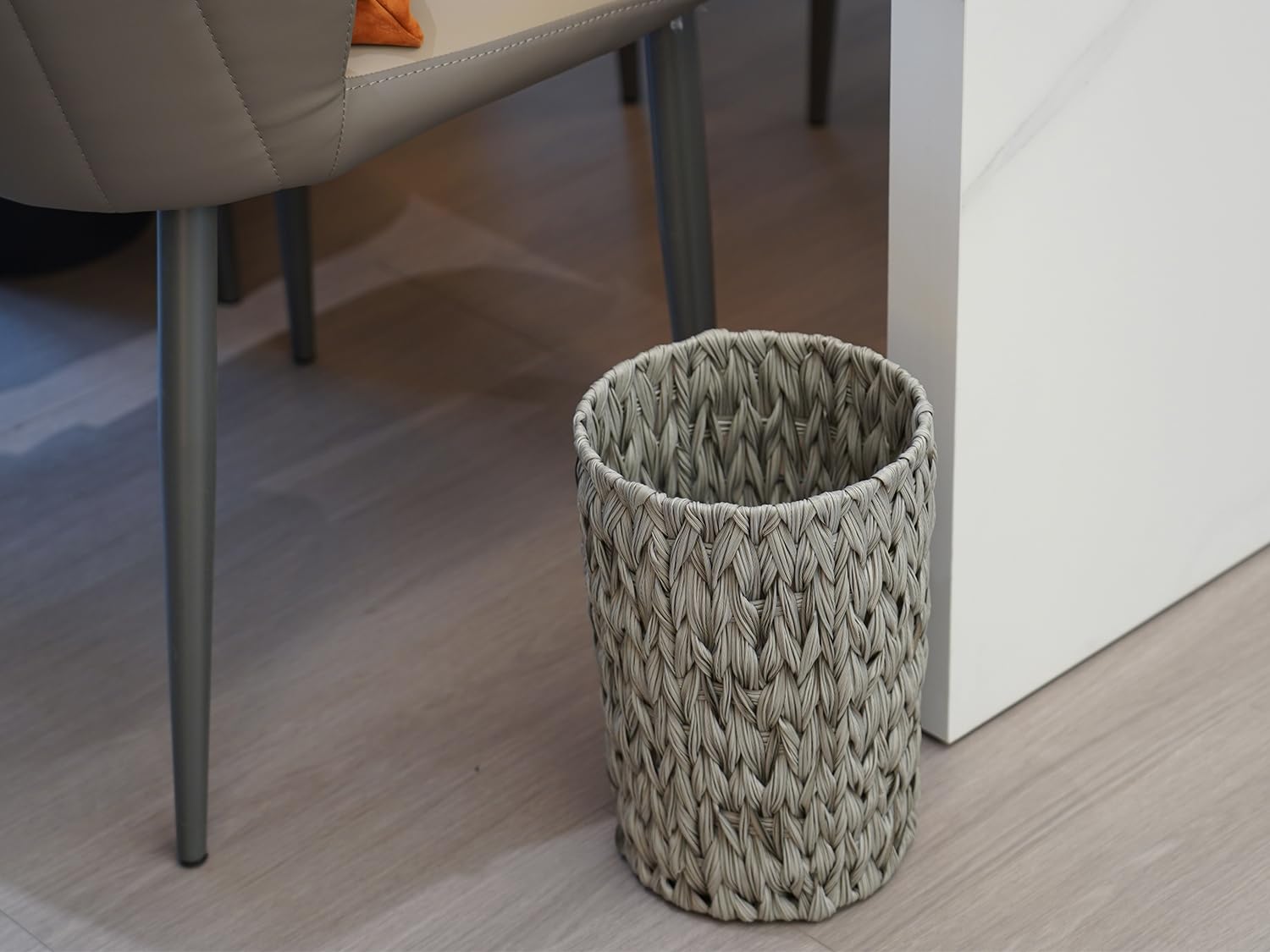Coeusy Wicker Trash Can,Small Bathroom Trash Can,Waterproof Wicker Waste Basket For Bathroom,Bedroom Trash Can,Handwoven Wasteba