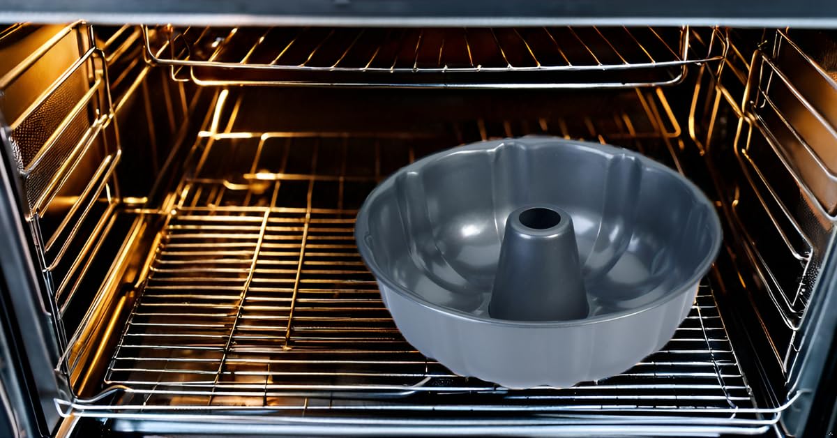 BNYD 10-Inch Nonstick Bundt Cake Pan - Heavy Duty Carbon Steel, Fluted Tube Design, Dishwasher & Oven Safe, Black