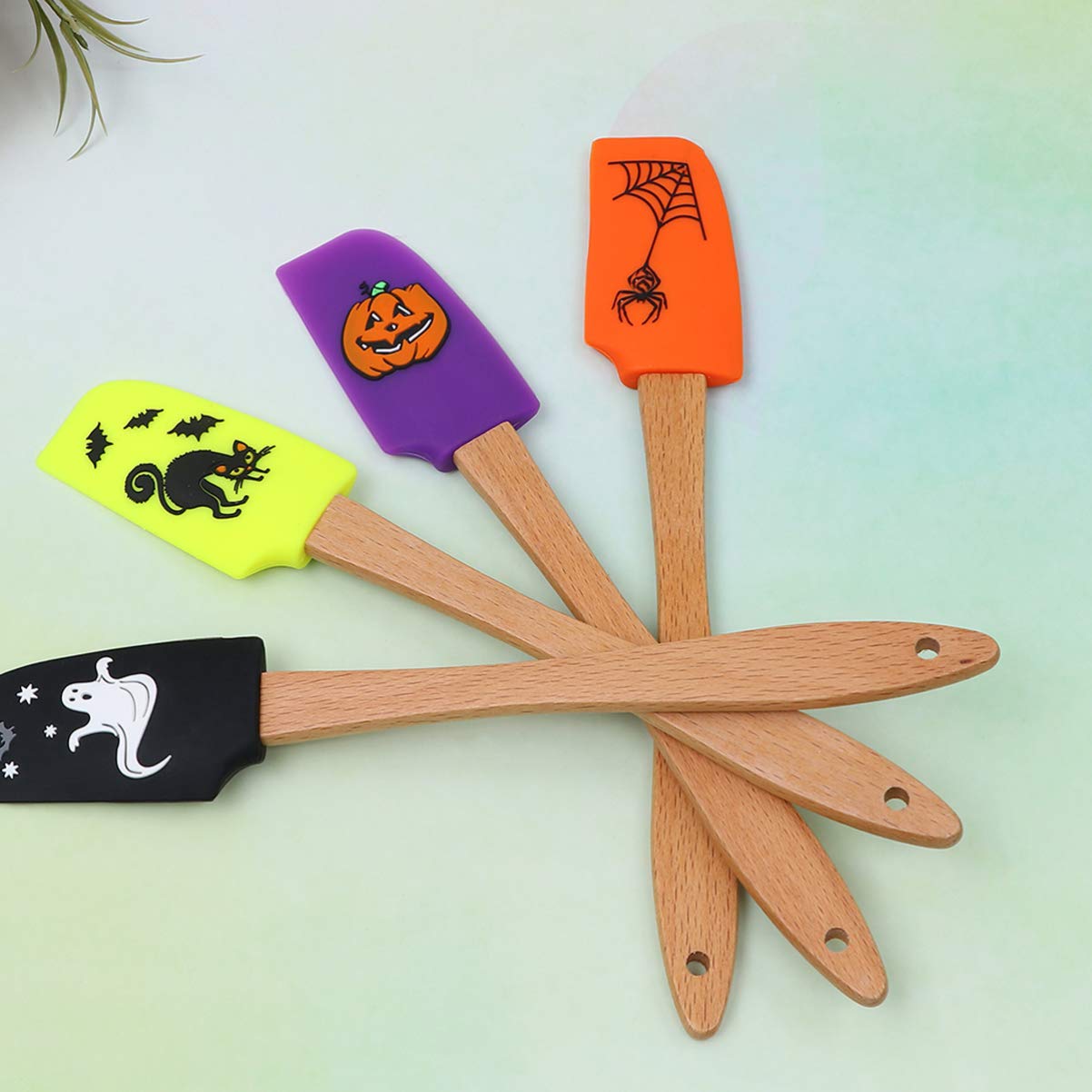 Cabilock 4Pcs Halloween Wooden Handle Silicone Spatula Heat Resistant Silicone Scraper Set Cream Spatula Kitchen Utensil For Coo