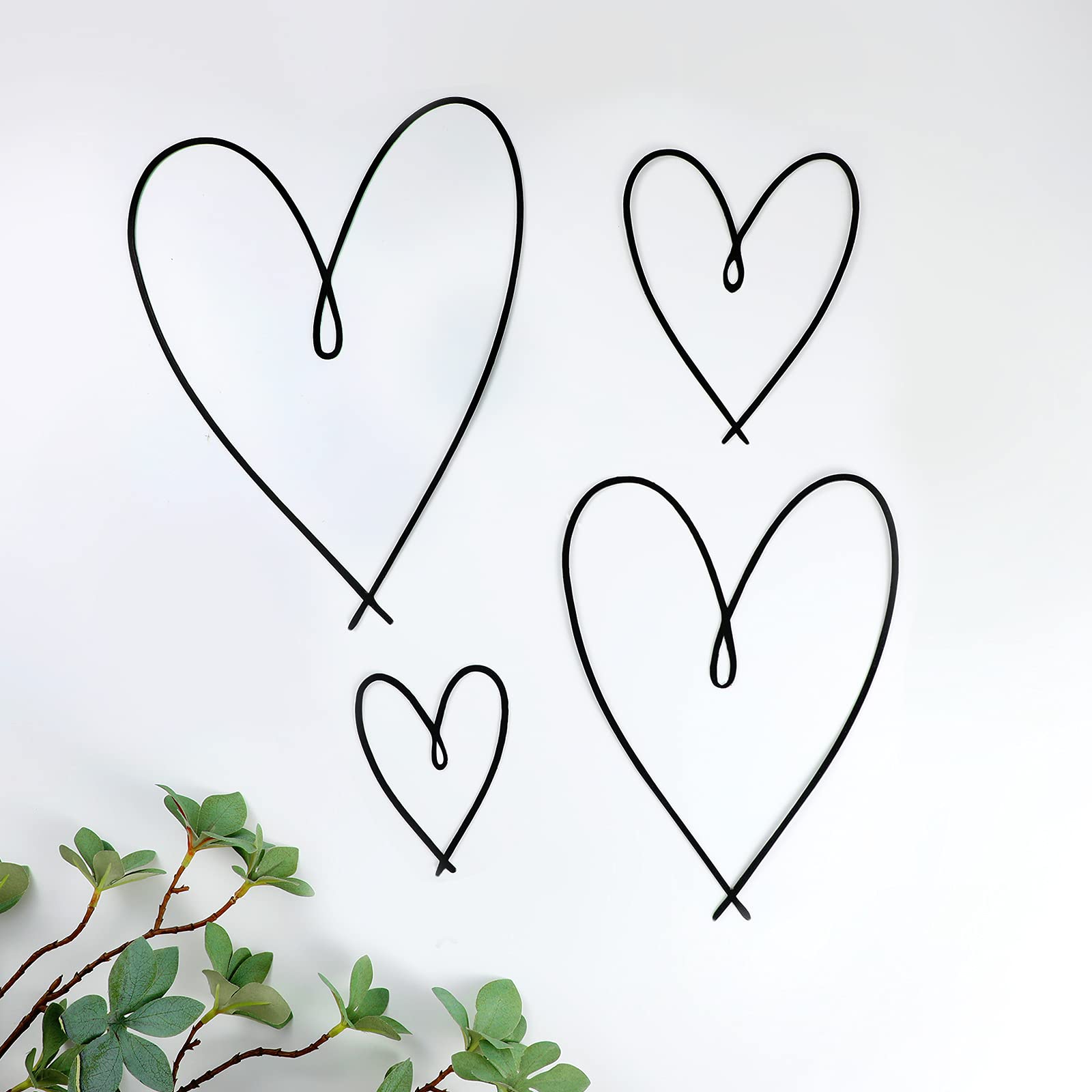 4 Pieces Metal Heart Wall Art D  cor, Love Heart Wall Decoration Sign Metal Wall Ornaments for Valentines Day Bedroom Living Ro
