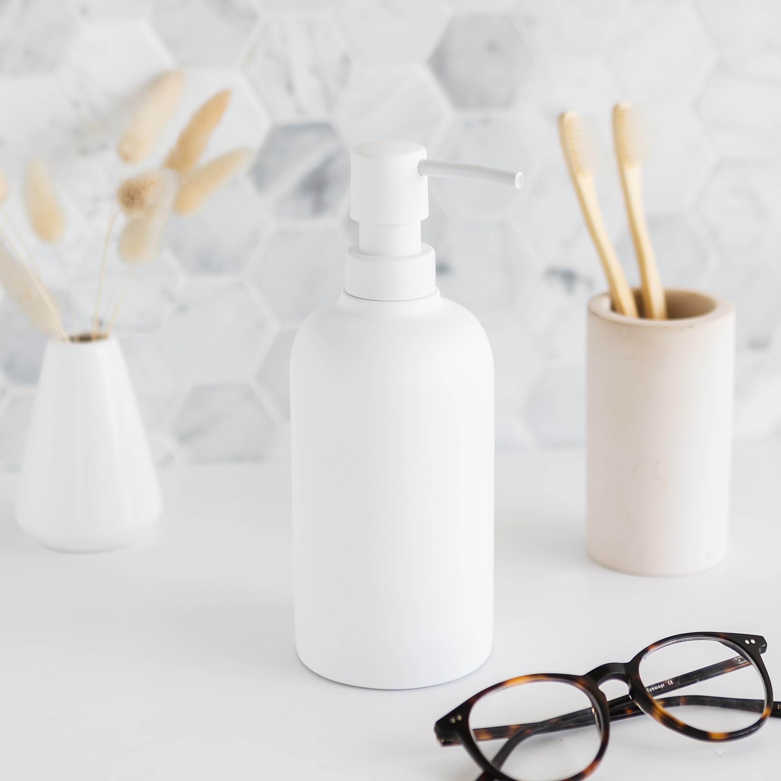 Yew Design Matte White Soap Dispenser for Bathroom  15oz Round Rustproof Liquid Hand Dish Soap Dispenser Pump for Kitchen Sink  Countertop  and Bathroom