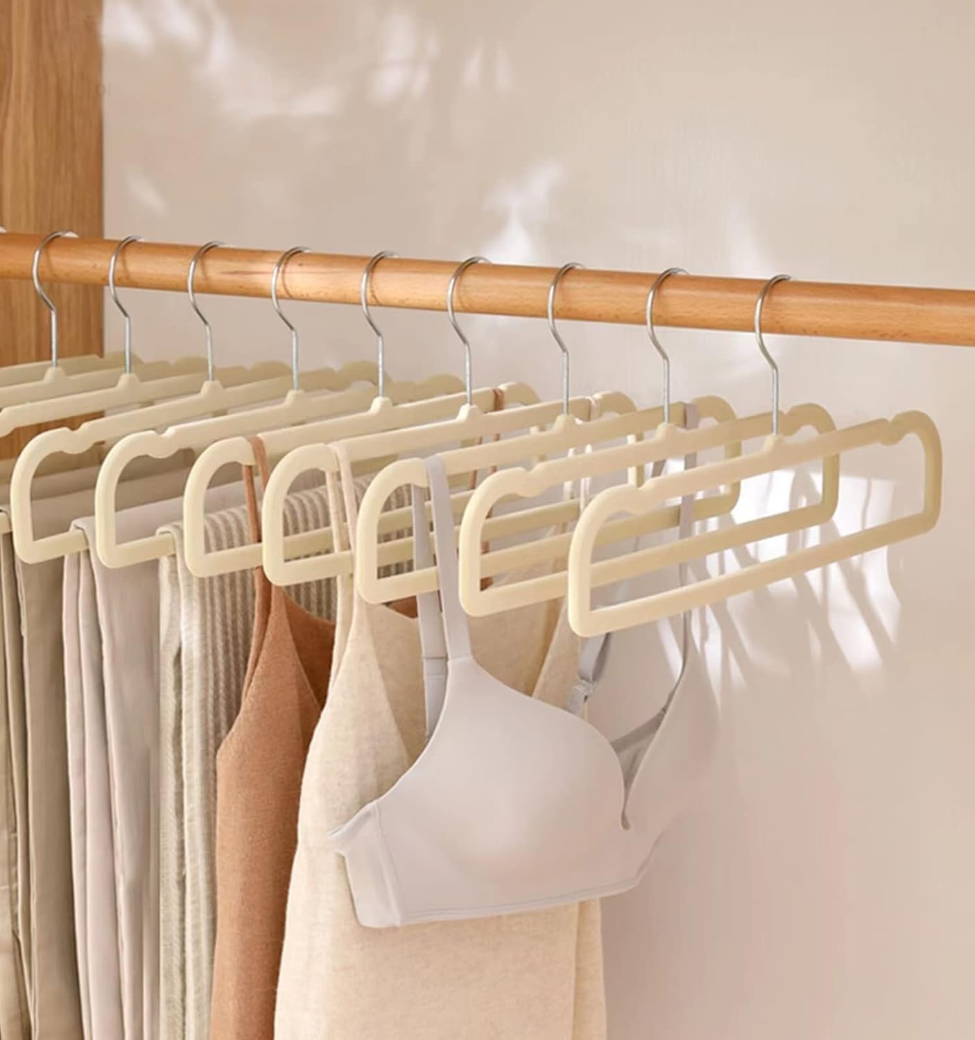 Velvet Hangers Non Slip - 20 Pack Pants Hangers For Closet - Thin Space Saving Clothes Hanger - Strong, Durable, Jean Hangers Wi
