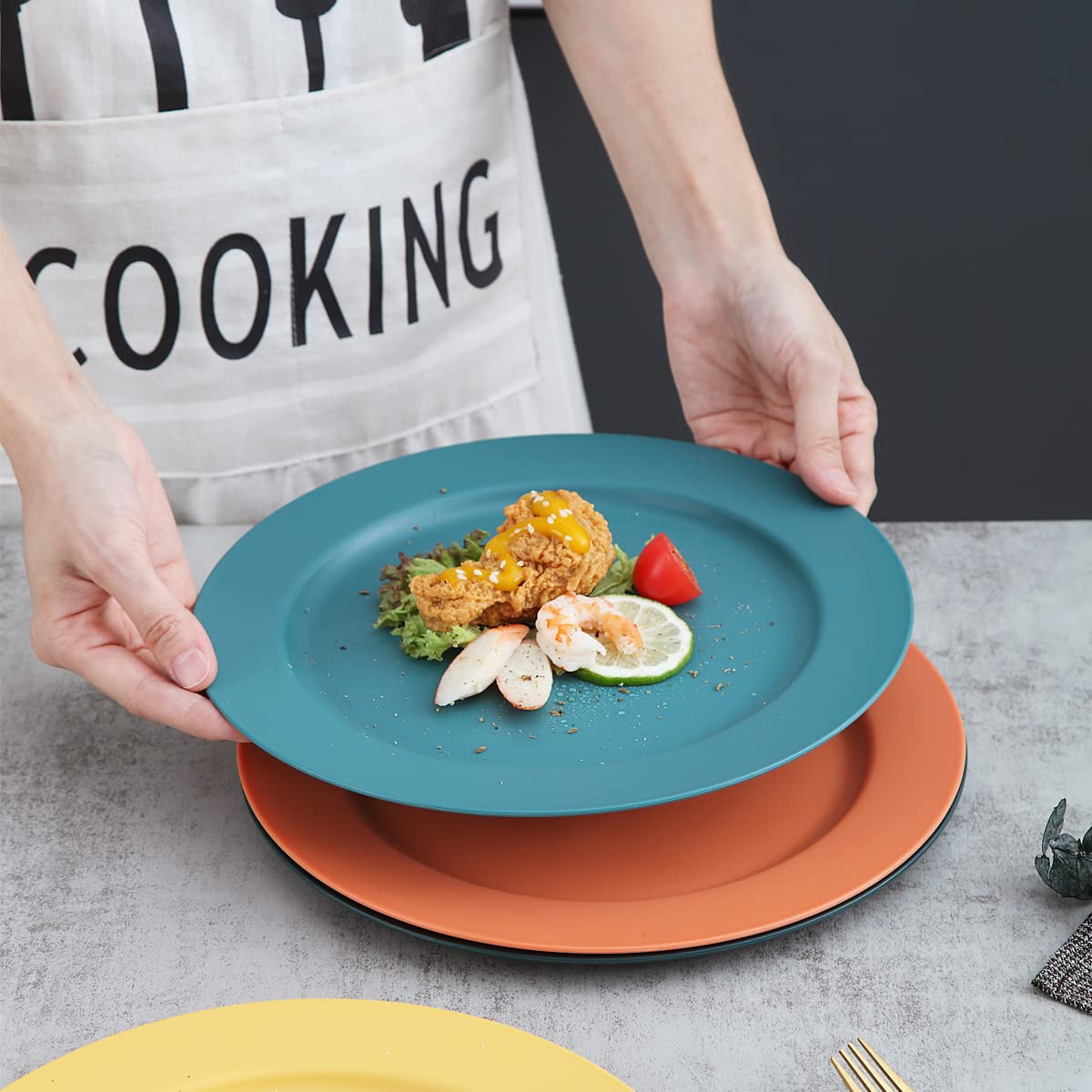 Kyraton 10 Inch Large Plastic Plates 8 Pieces, Dishwasher Safe, Unbreakable And Reusable Light Weight Dinner Plates Microwave Sa