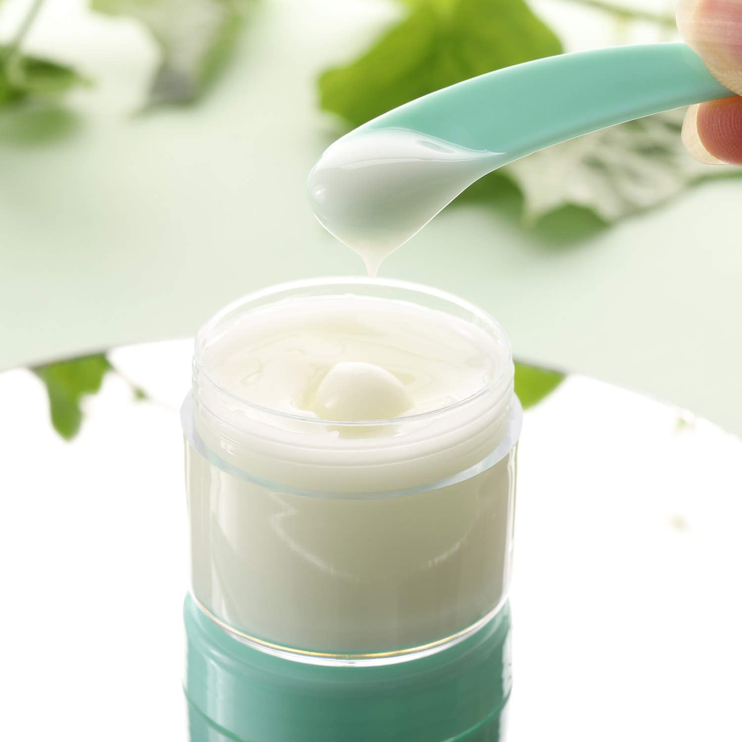 100 Pcs 20G Plastic Sample Cosmetic Containers With Lids And 10 Pcs Mini Makeup Spatula