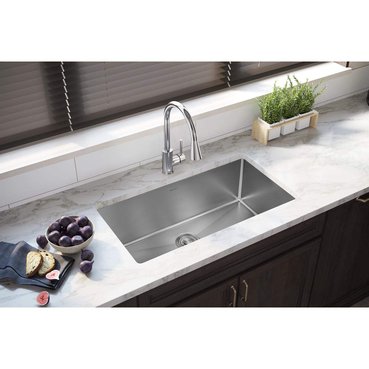 Elkay Crosstown 16 Gauge Stainless Steel 32-1/2'' x 18'' x 10''  Single Bowl Undermount Sink