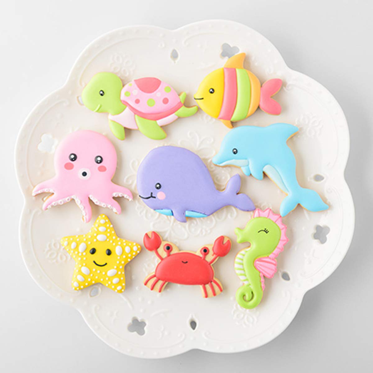 Cookie Cutters 8 Pieces Biscuit Sandwich Cutter Dolphin Whale Octopus Fish Shapes Vegetables Fruits Bread Crust Slicer Kit For K