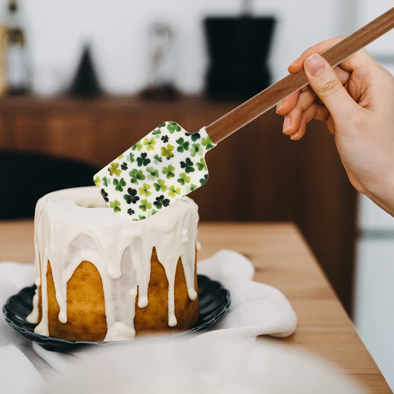 3Pcs St. Patricks Day Silicone Spatula Set With Wooden Handle Shamrock Kitchen Cooking Cake Decorating Spatula For Irish Holiday