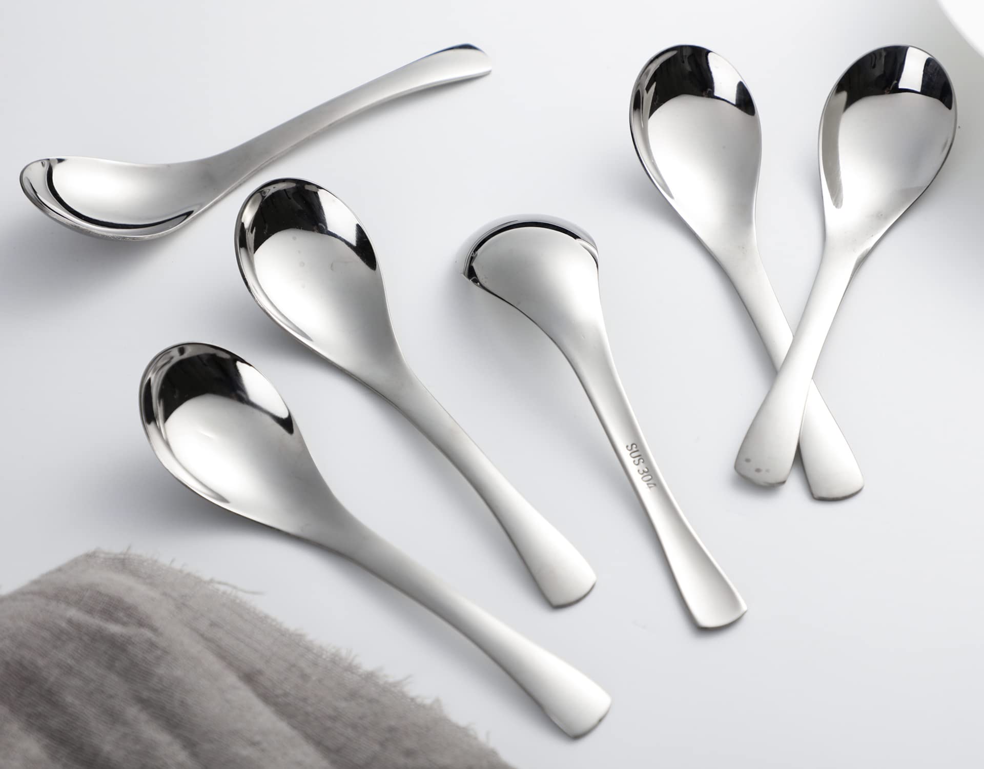 CHWAIKA Stainless Steel Soup Spoon Set of 6, Heavy-Weight Round Ramen Spoons, Mirror Polished Silver, Medium Size