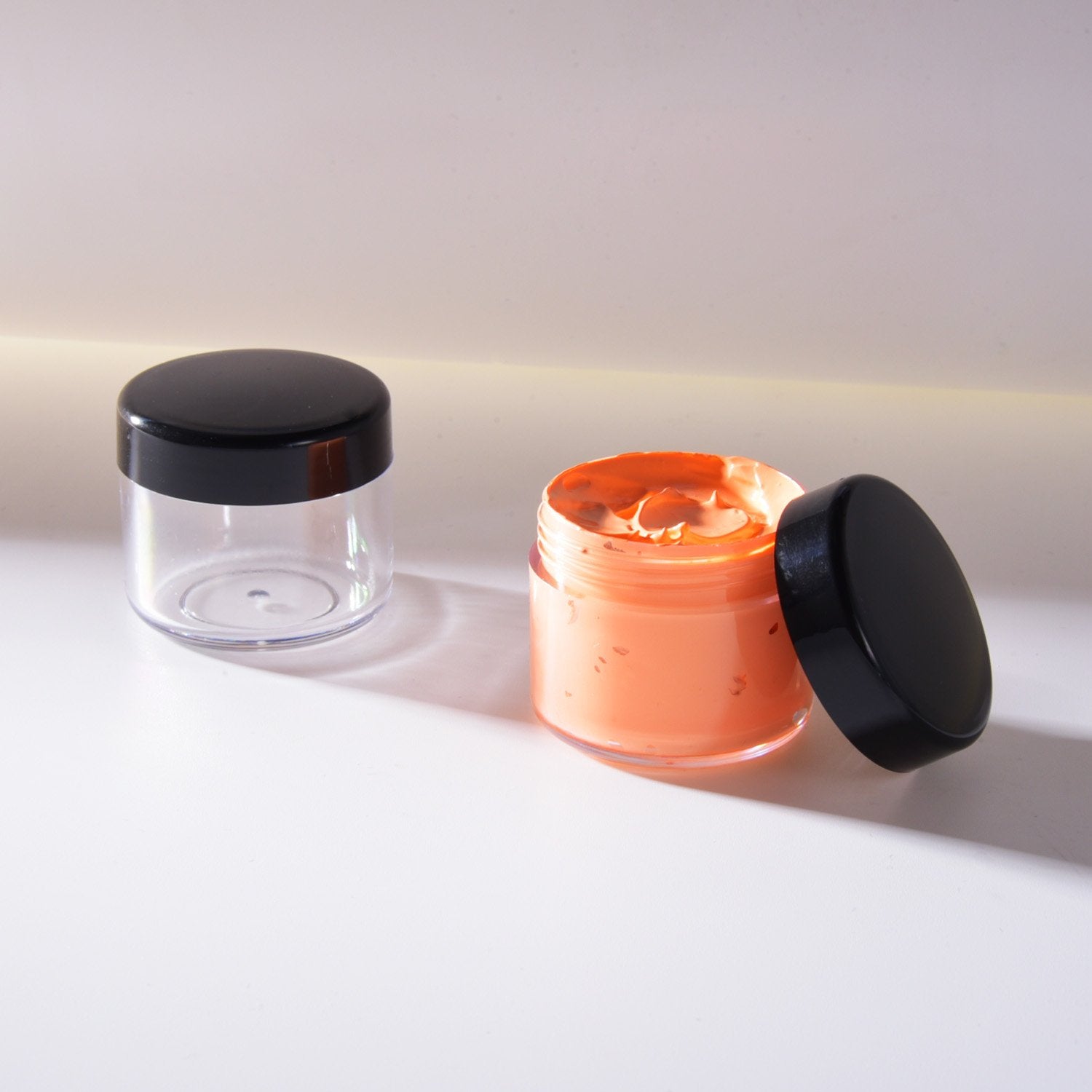 20 Pieces Round Pot Jars Plastic Cosmetic Containers Set With Lid For Liquid Creams Sample, 20 Ml/ 0.7 Oz (Black Lid)