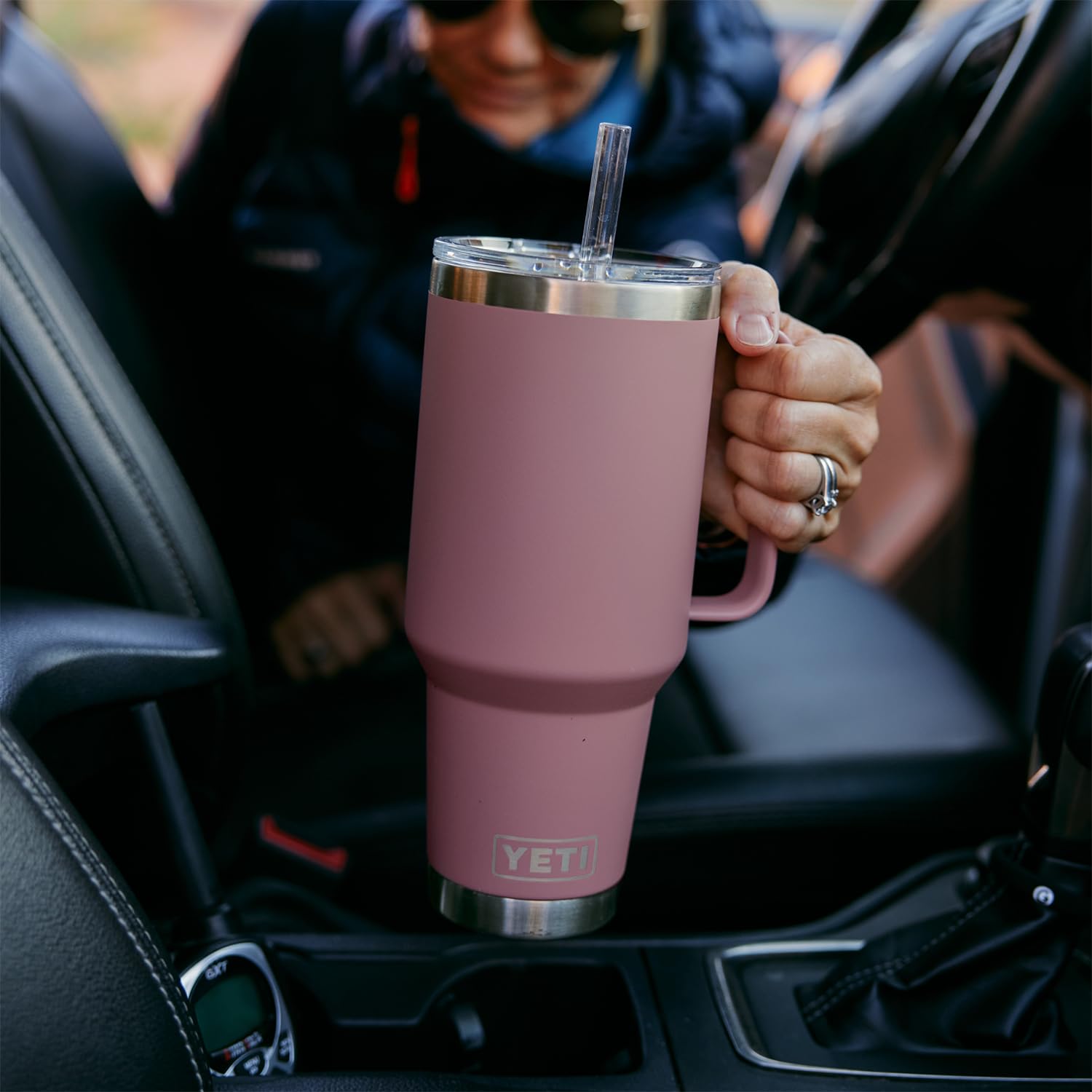Yeti Rambler 42 Oz Straw Mug, Vacuum Insulated, Stainless Steel, Sandstone Pink