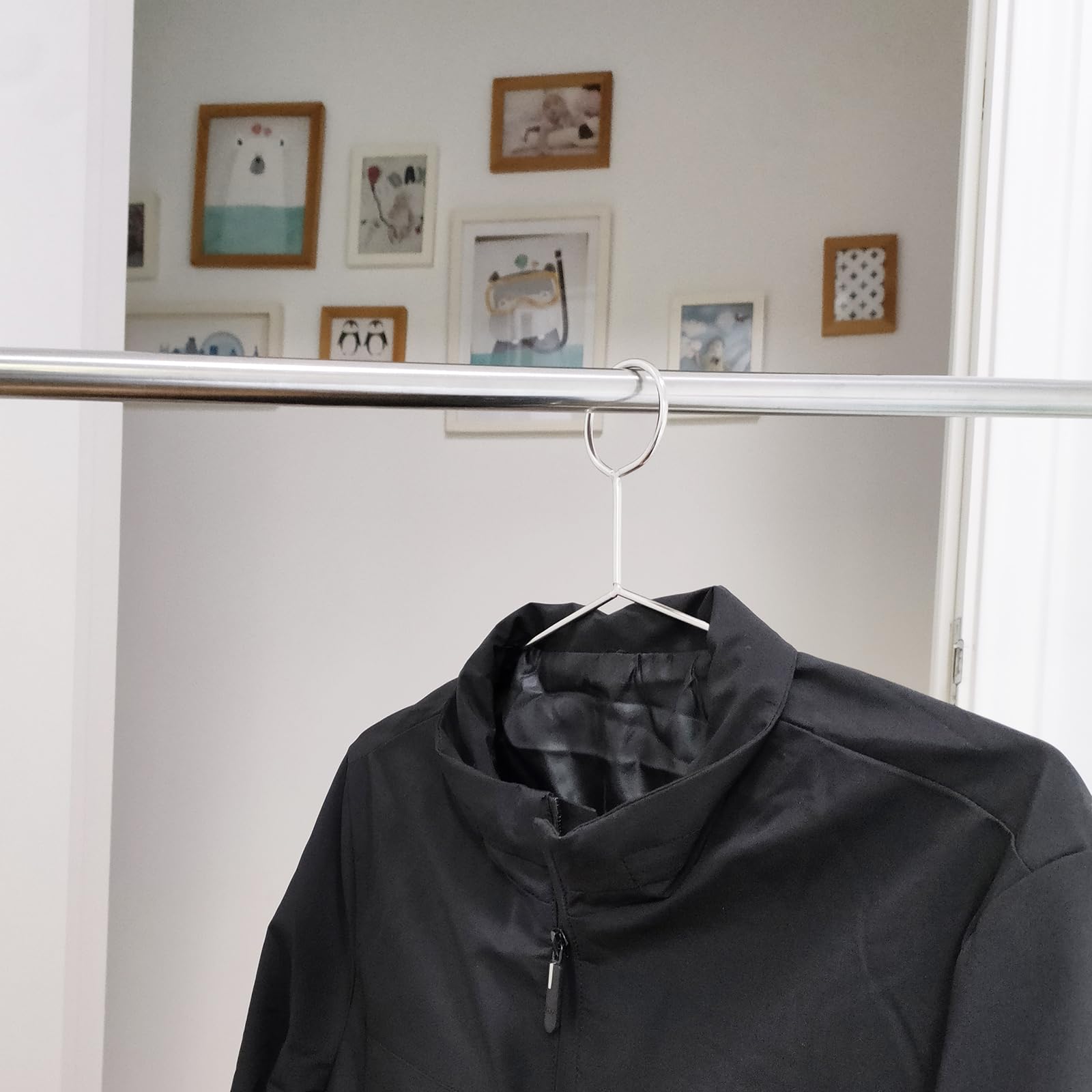 20 Pcs Heavy Duty Metal Hangers Stainless Steel Anti-Theft Security Clothes Hangers Closed Loop Coat Hangers For Hotels And Hosp