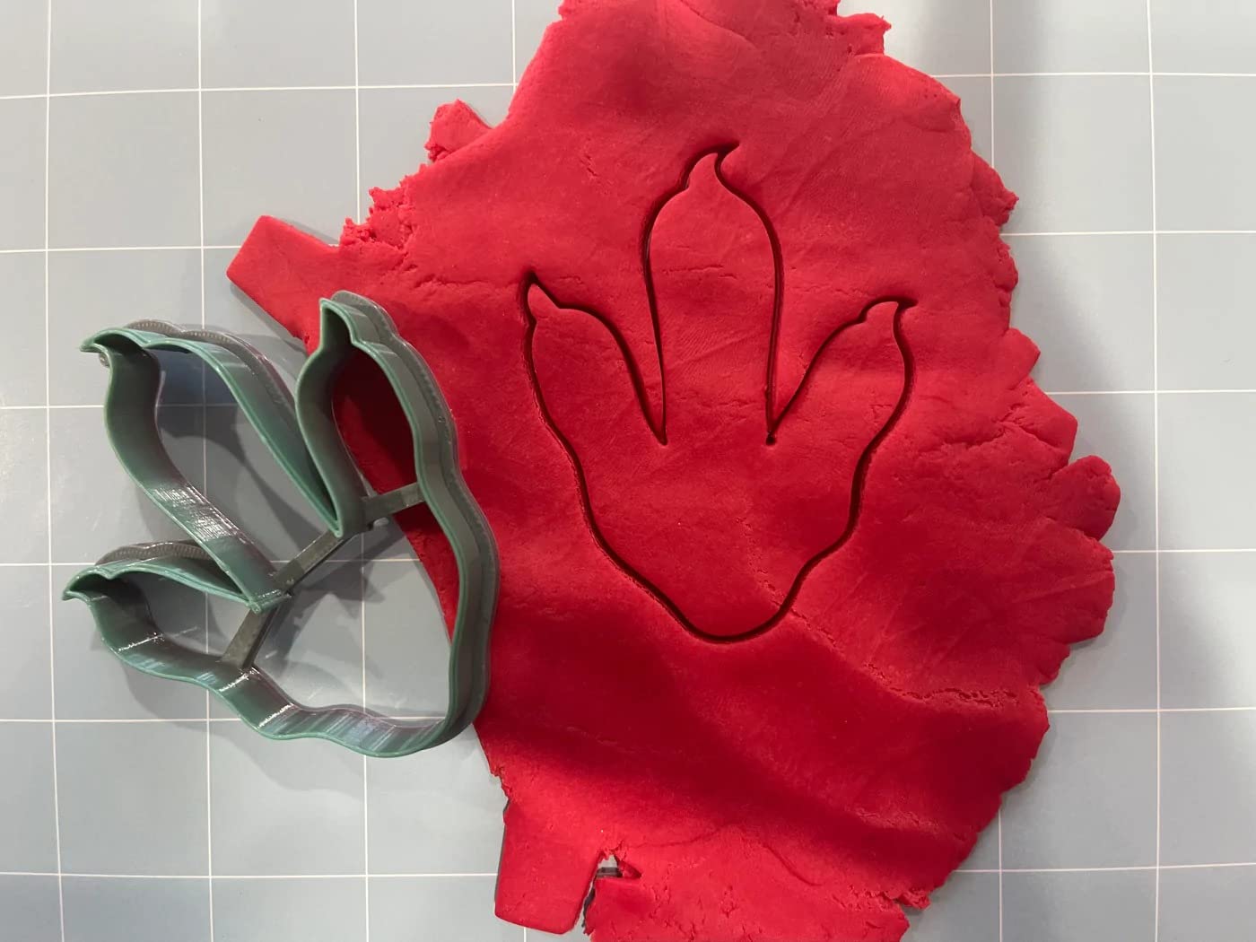 Dinosaur Paw Cookie Cutter (3 Inch)