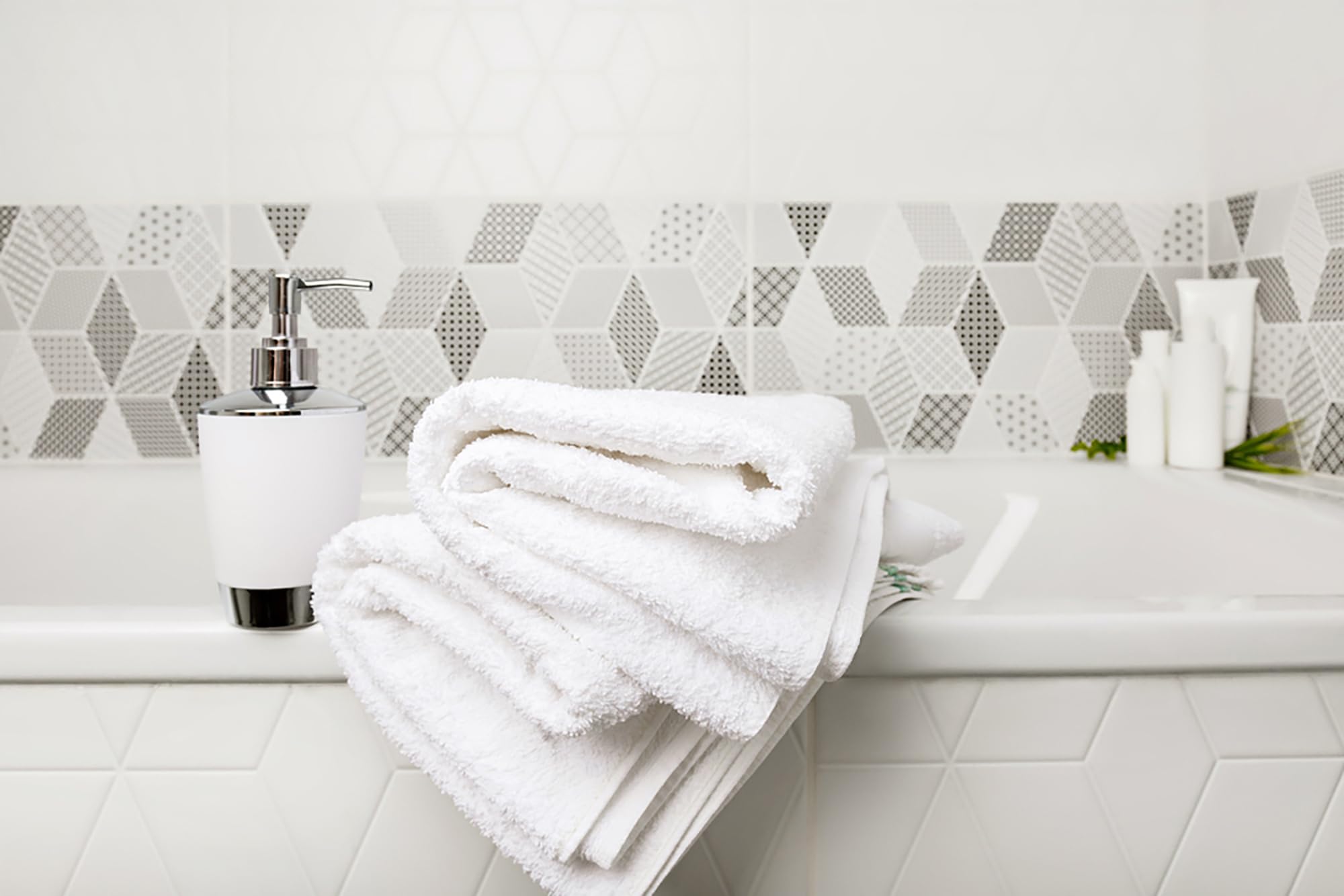 Zuperia White Hand Towels Bulk - 16 X 27 Inches, 100% Cotton Economy Light Weight Towels For Commercial Use - Quick Dry, Ultra-S