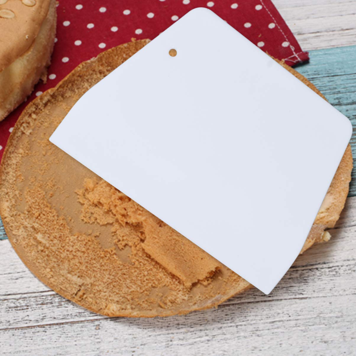 Supvox Dough Scraper Cake Plastic Cream Cut Scraper Pastry Tool Multi Purpose Flexible Kitchen Dough Scraper 20 Pcs (White)