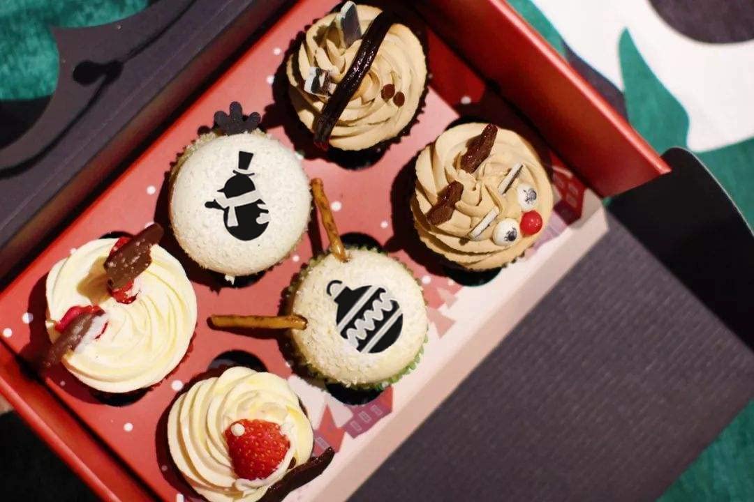 36 Coffee Decorating Stencils + 1 Stainless Steel Mesh Powder Shaker + 1 Coffee Latte Art Pen, Magnoloran Foam Latte Art Stencil