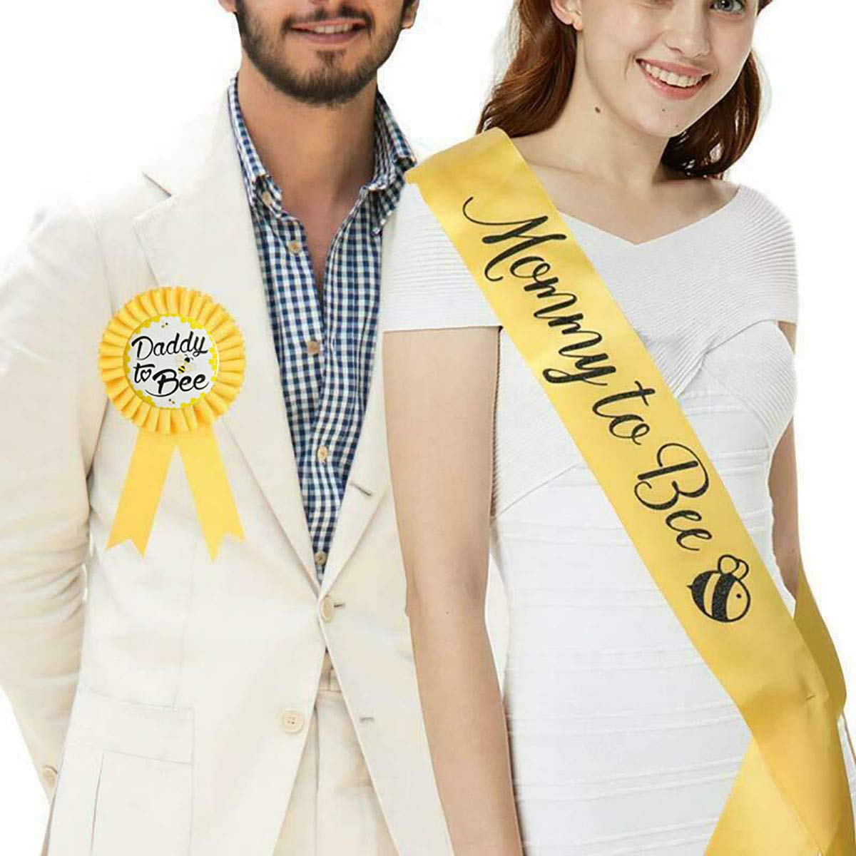 Lingaixinyue Baby Shower Decorations -'Mommy To Bee' Gold Sash And 'Daddy To Bee' Tinplate Badge Combo Kit Baby Shower Party Fav