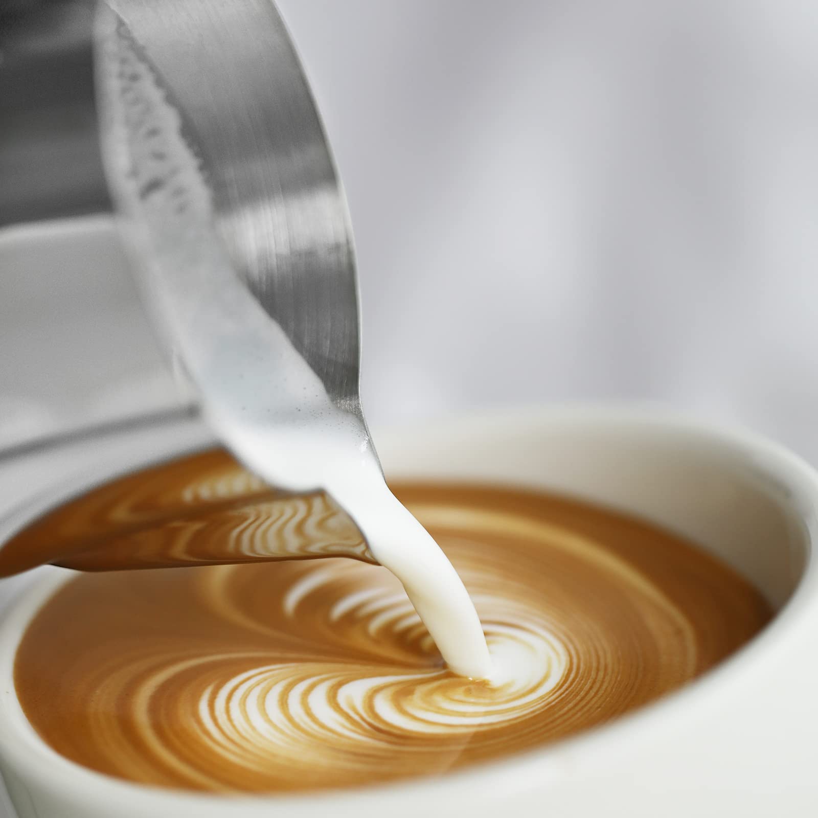 Mhw-3Bomber Milk Frothing Pitcher 520Ml/17.6Oz Milk Frother Cup Espresso Steaming Pitcher Stainless Steel Milk Frother Cup Baris