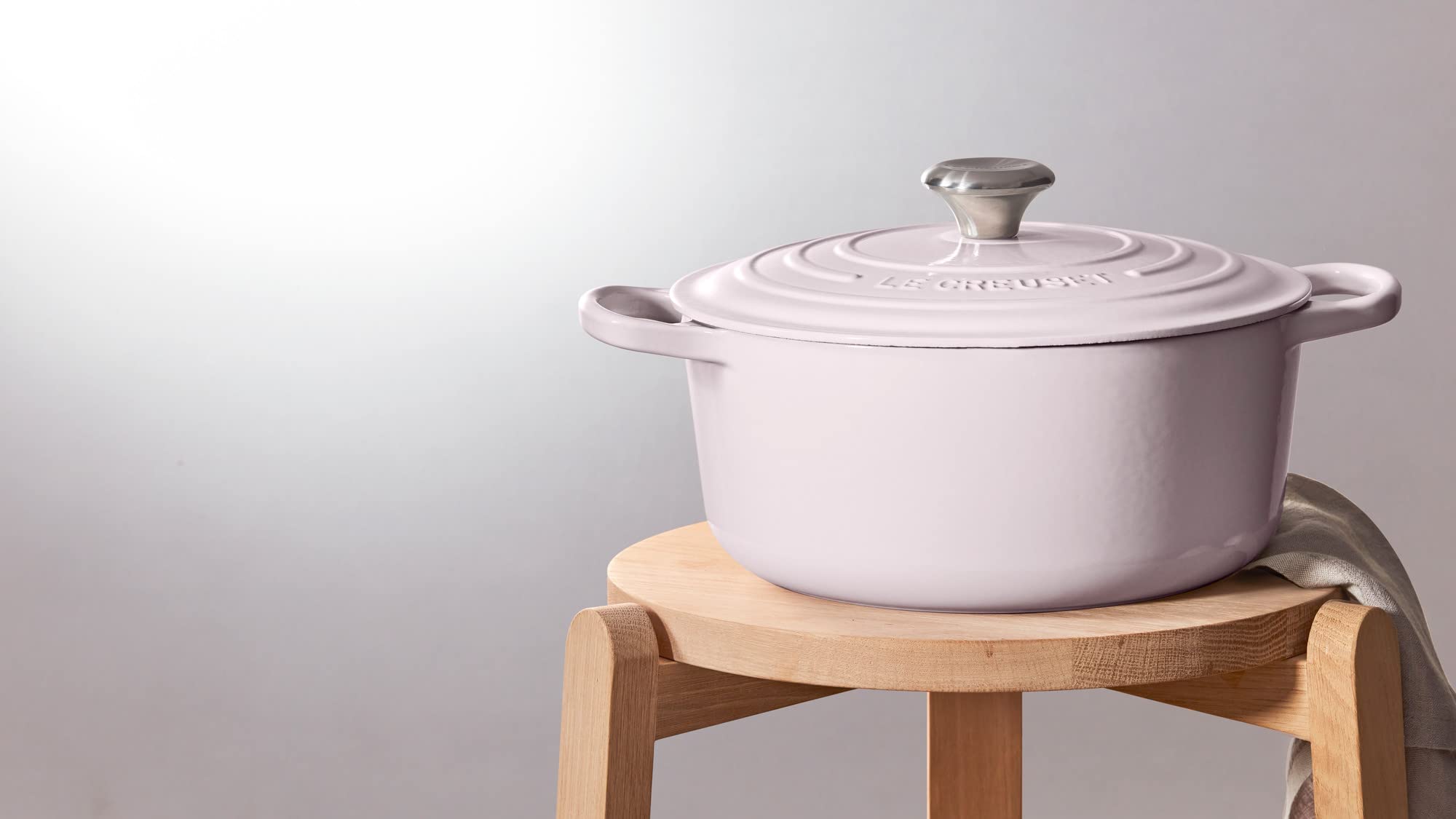 Le Creuset Enameled Cast Iron Signature Round Dutch Oven With Lid, 7.25 Quart, Shallot