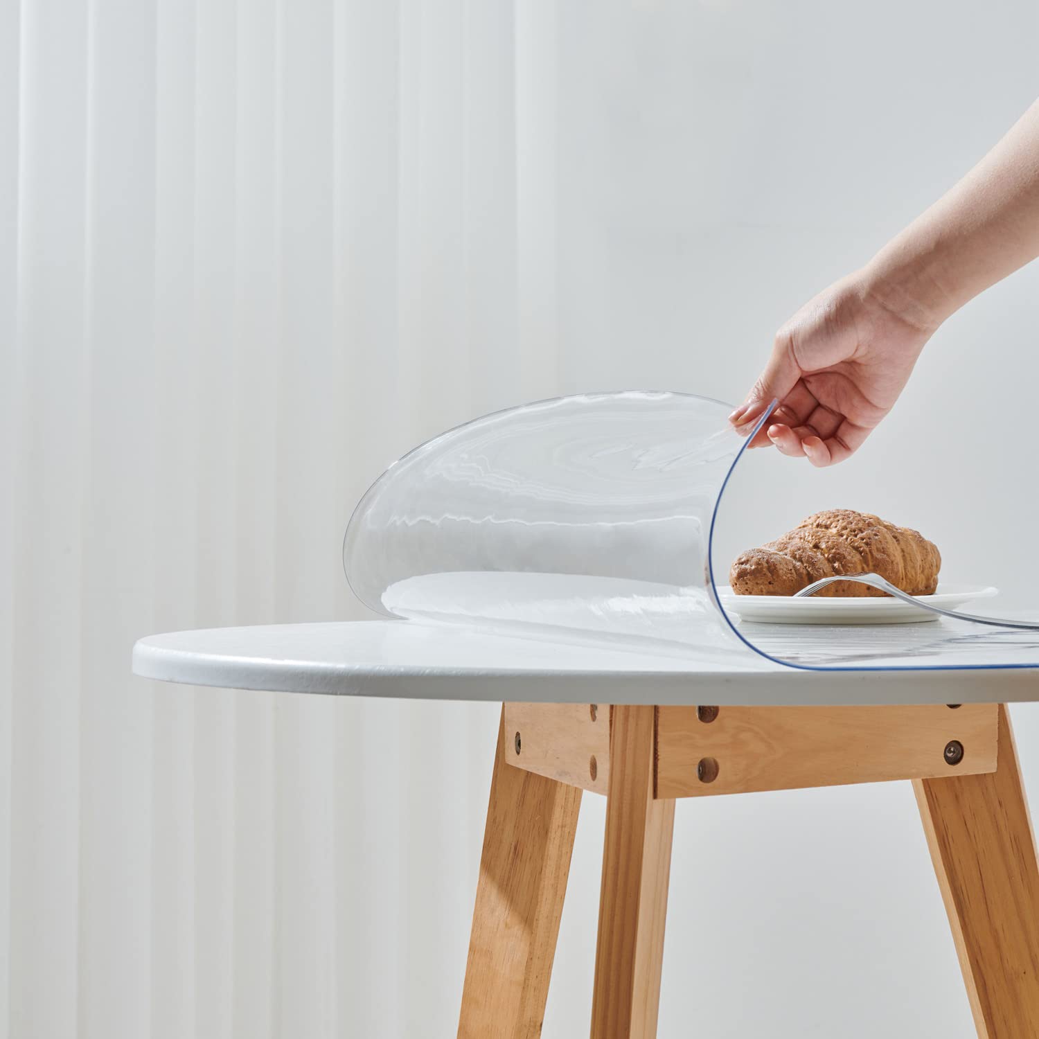 Leffora Diameter 50 Inches Round Clear Table Protector, 1.5Mm Thick Waterproof Oil Proof Plastic Tablecloth Protector Circle Tab