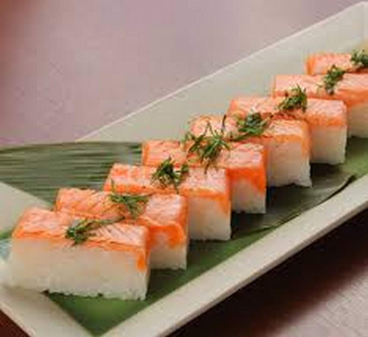 JapanBargain Oshizushi Press Set of 2 - Large Plastic Sushi Mold - White
