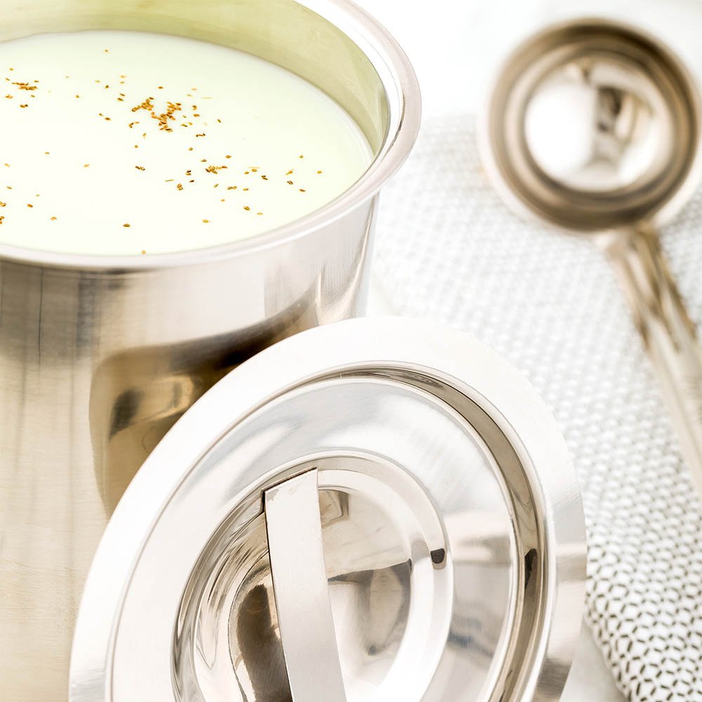 Restaurantware Lid Only: Met Lux Lid For 2 Quart Bain Marie 1 Stainless Steel Lid For Bain Marie Pot - Built-In Handle Pot Sold