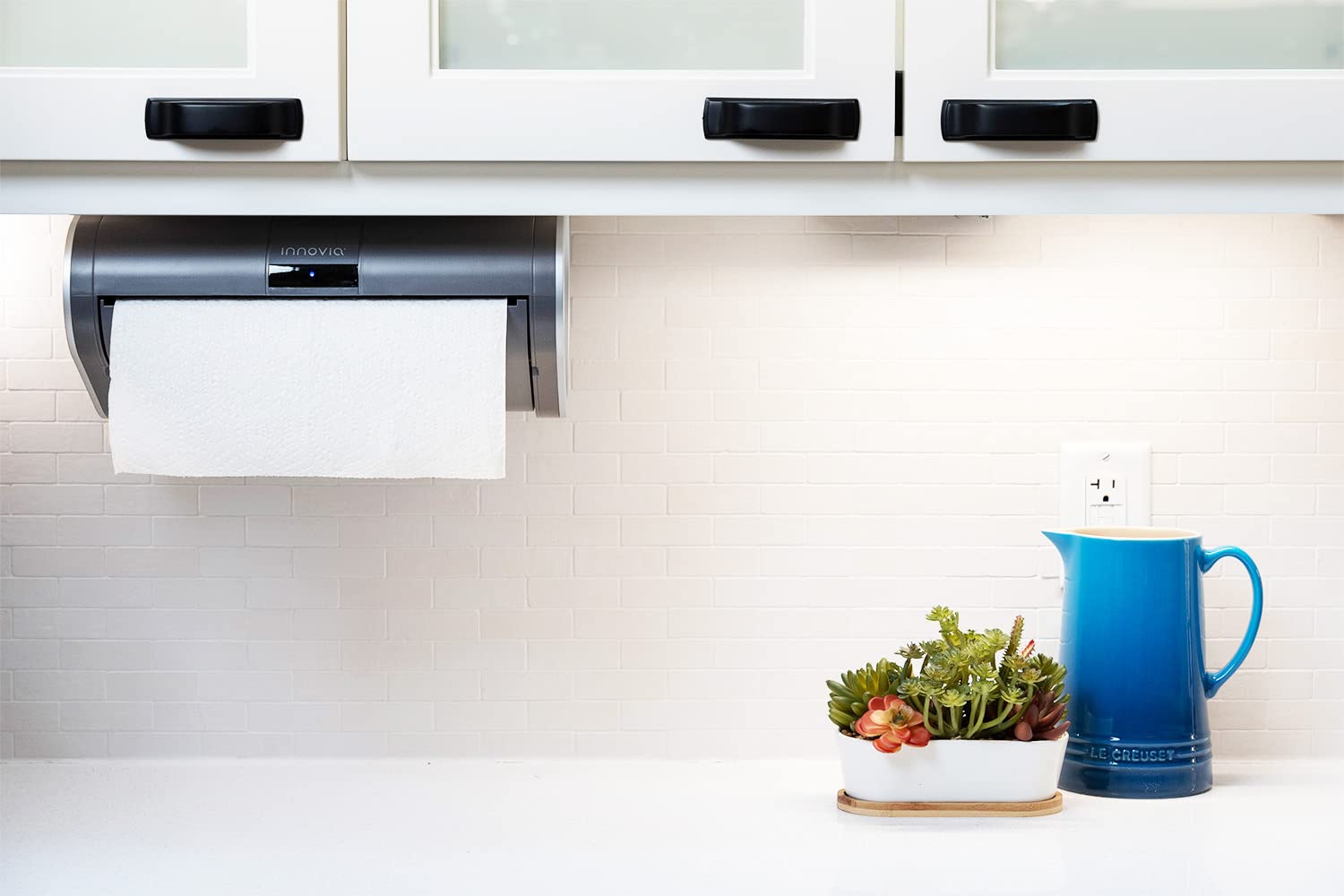 Innovia Automatic Paper Towel Dispenser. Touchless Technology. Works With Most Paper Towel Brands And Sizes. Dispenses The Numbe