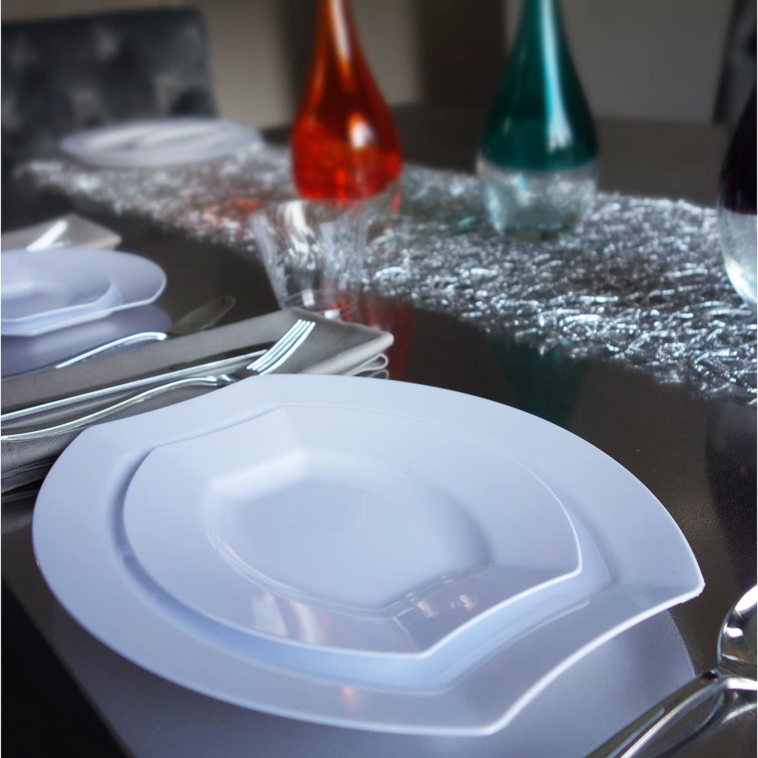Party Essentials Party Supplies Fancy Plastic Dinnerware For Wedding/Birthday/All Occasions, Dinner Plates, 20-Count, White Oval