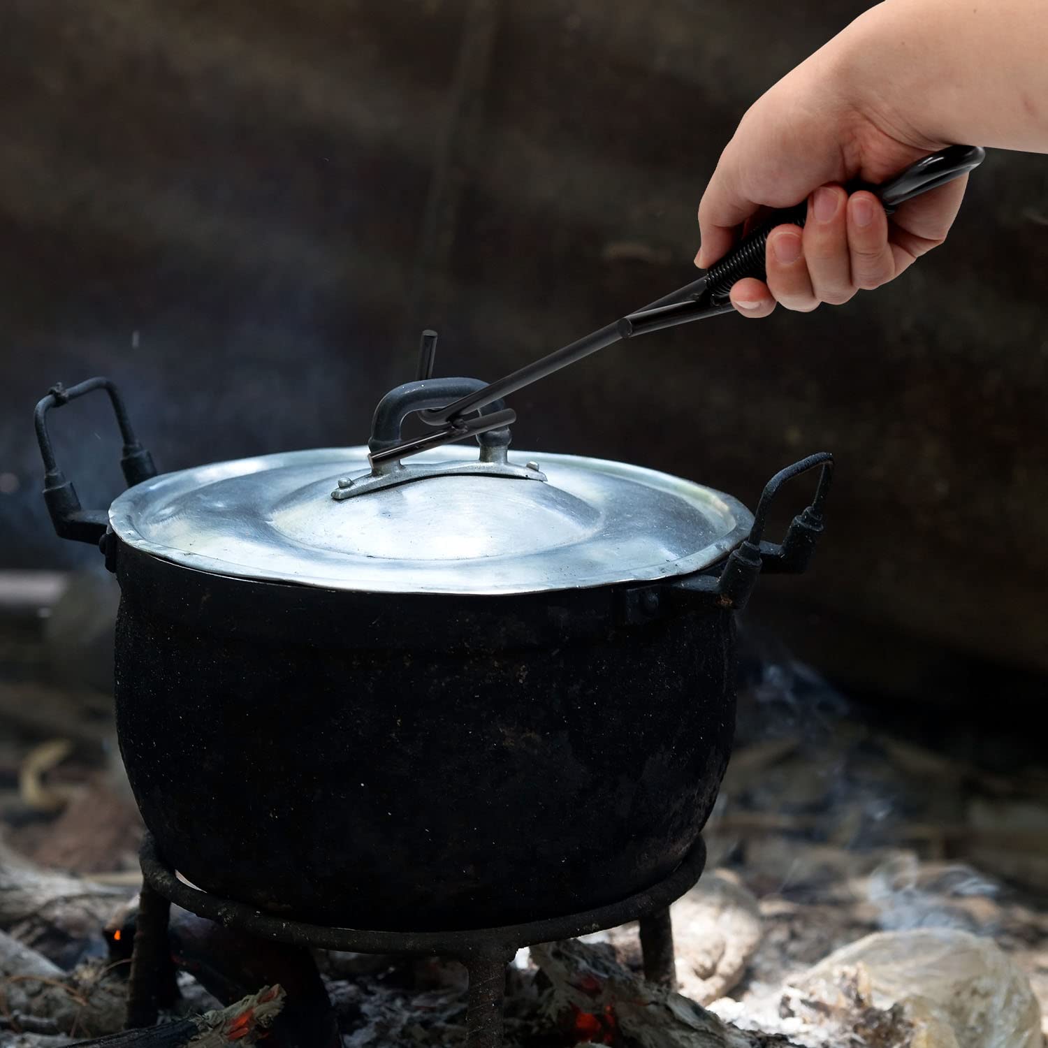 Tailgriller 26'' Campfire Fireplace Tongs,Folding Finish Camp Dutch Oven Lid Stand And Camp Cast Iron Dutch Oven Lid Lifter Outd