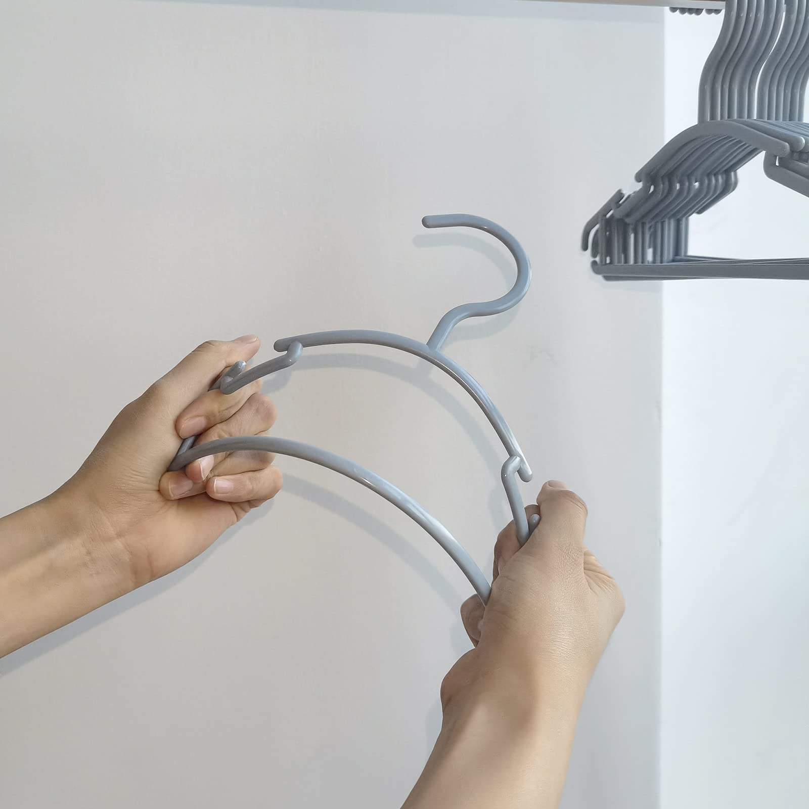 Goodtou Plastic Baby Hangers, Gray, 60 Pack, Sturdy And Durable, Ideal For Kids' Clothes