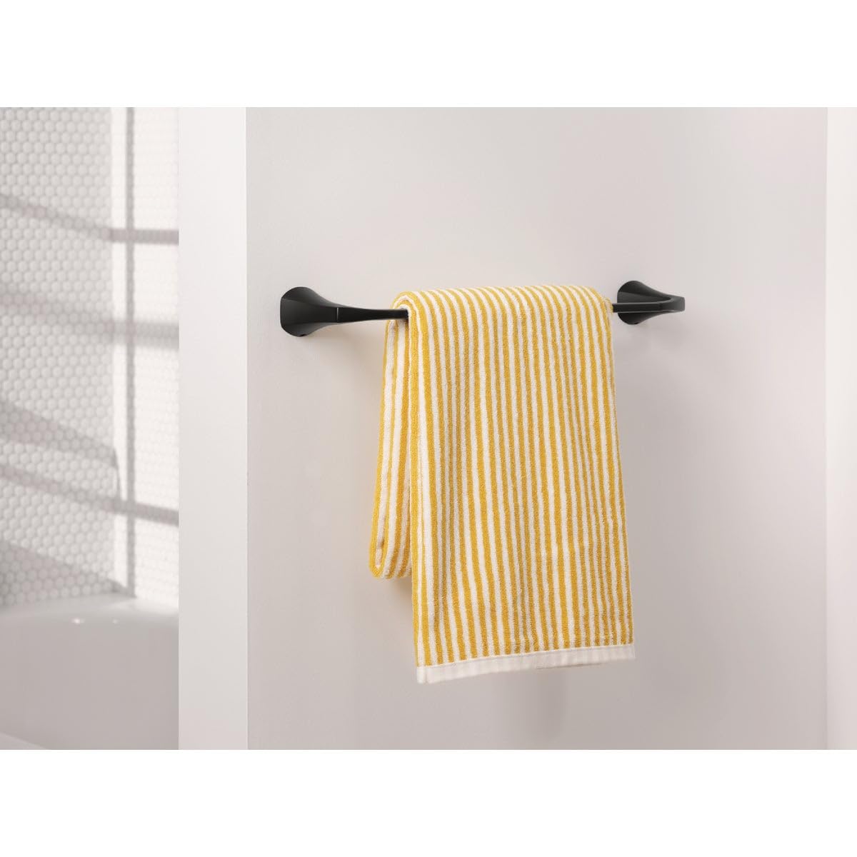 Moen My8718Bl Lindor Matte Black 18'' Towel Bar Matte Black