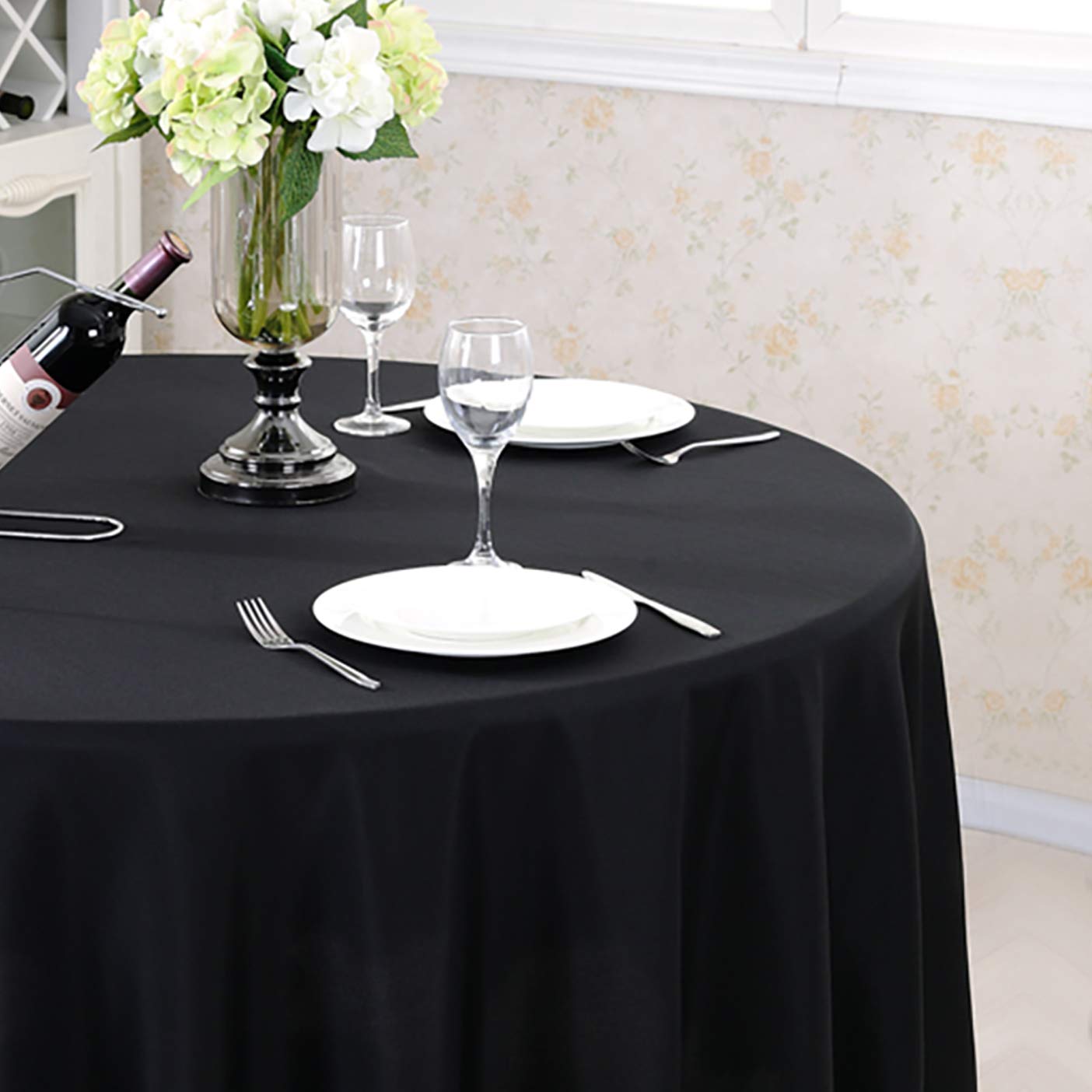 Surmente Tablecloth 70 Inch Round Polyester Table Cloth For Weddings, Banquets, Or Restaurants (Black)