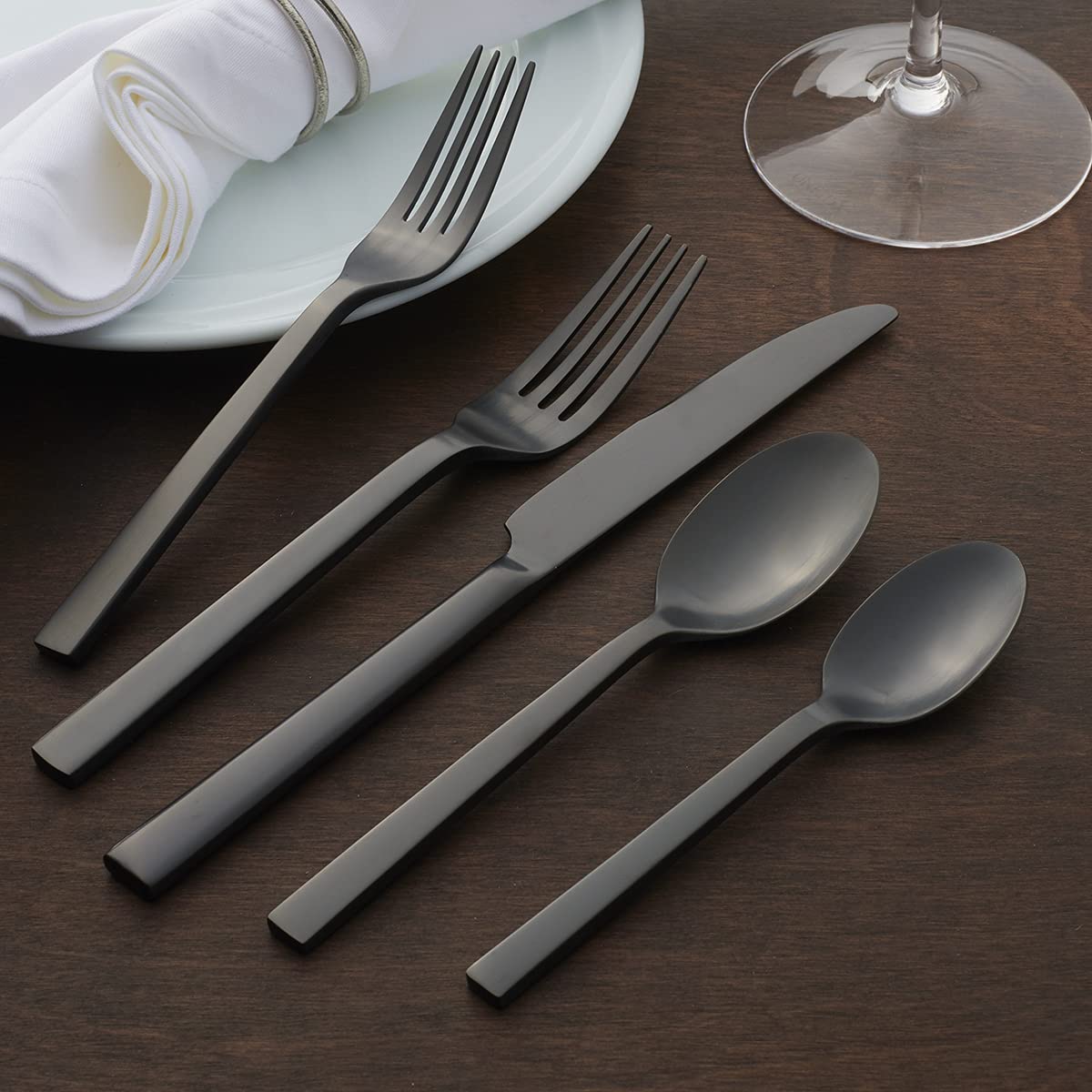 Oneida Chef'S Table Black 20 Piece Everyday Flatware Set, Service For 4, 18/0 Stainless Steel, Silverware Set