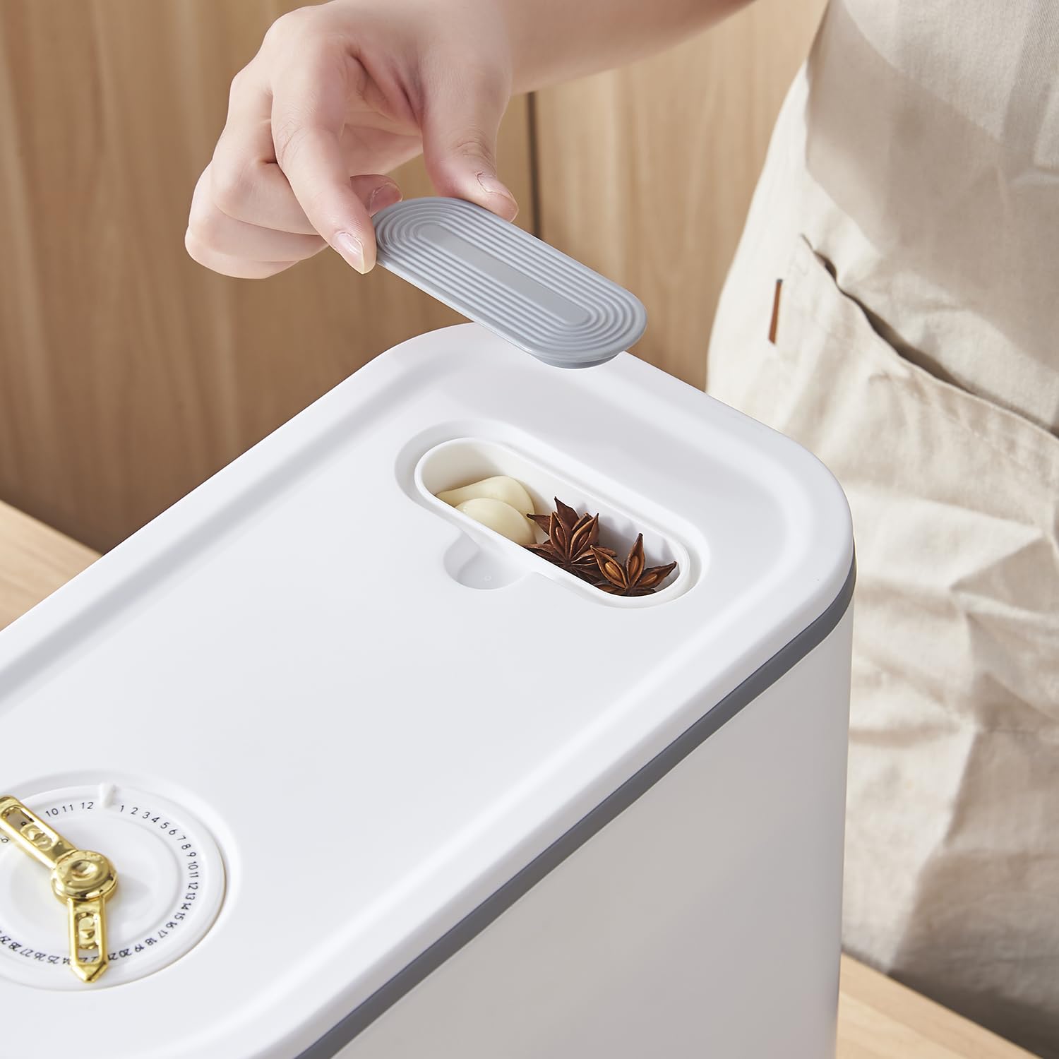 Sooyee 11 Lbs Rice Container, Large Grain Container Storage With Lid Measuring Cylinder Moisture Proof Household Cereal Dispense