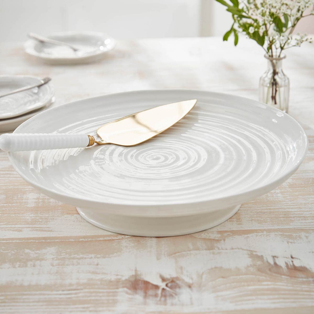 Portmeirion Sophie Conran White Large Footed Cake Stand | 12 Inch Round Cupcake Stand | Dessert Display Stand For Weddings And P