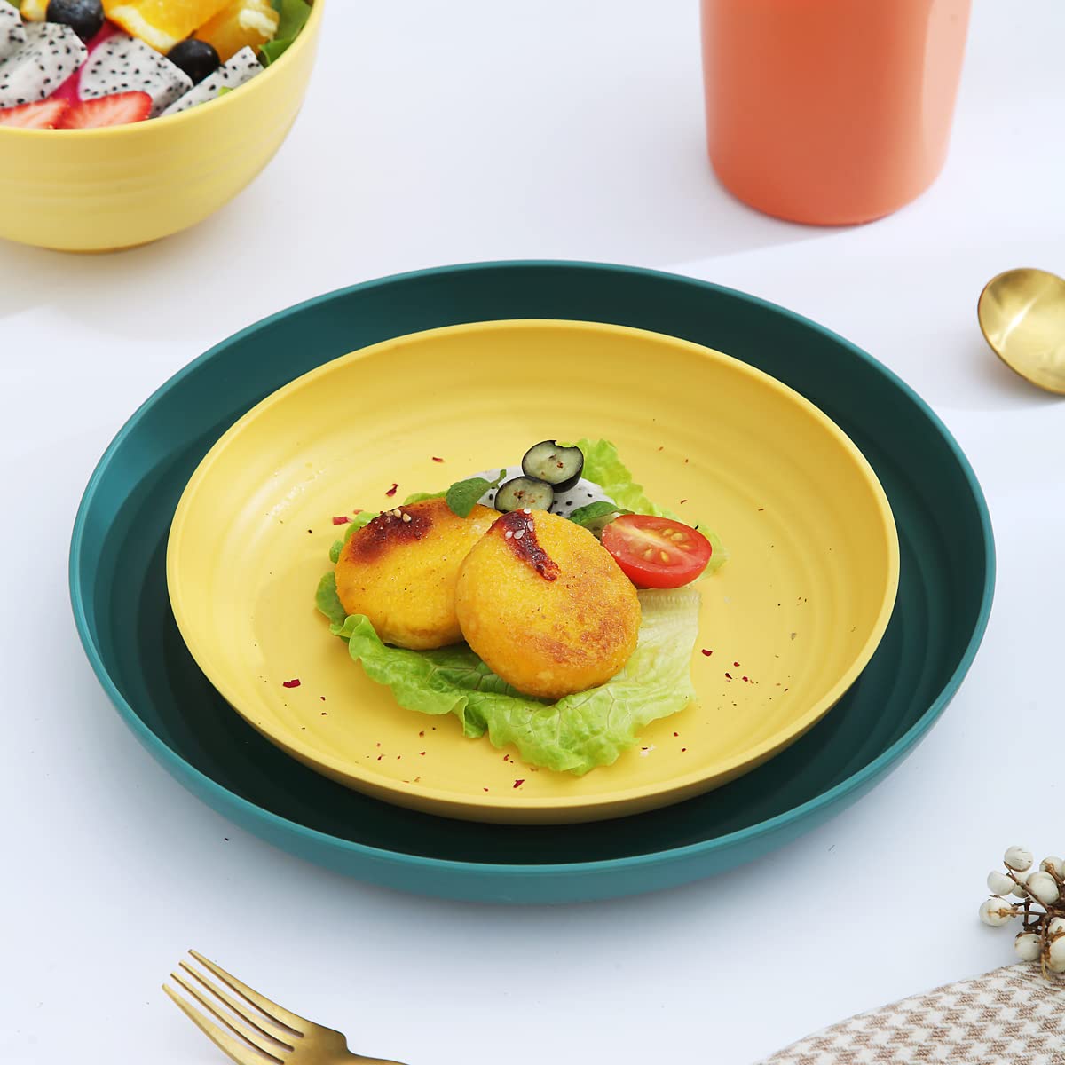Kyraton Plastic Dinnerware Set of 16 Pieces  Unbreakable And Reusable Light Weight Plates Mugs Bowls Dishes Easy to Carry And Clean Microwave Safe BPA Free Dishwasher Safe Service For 4 (Mutil Color)
