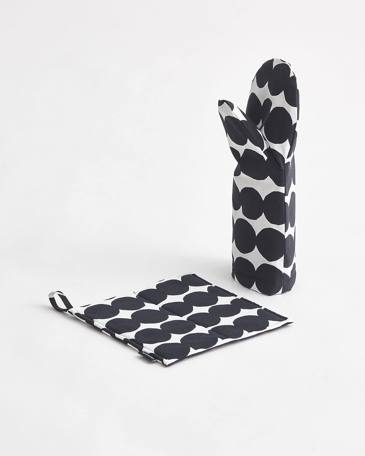 Marimekko Pieni Unikko Pot Holder With Hanging Loop - Refine Your Kitchen D  Cor With Our Floral Pot Holders - Beige Pot Holders